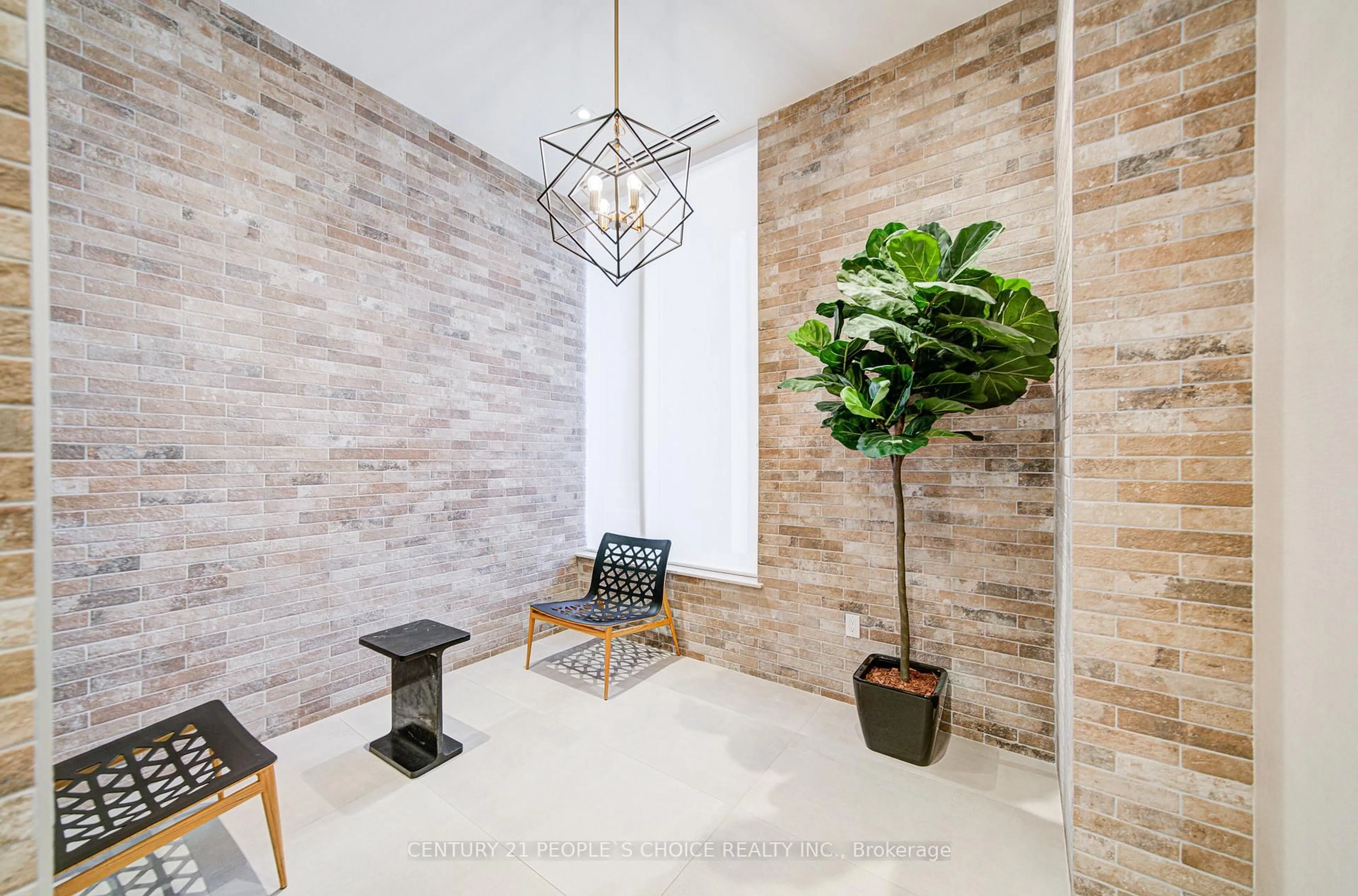 Indoor foyer for 212 King William St #703, Hamilton Ontario L8R 3P2