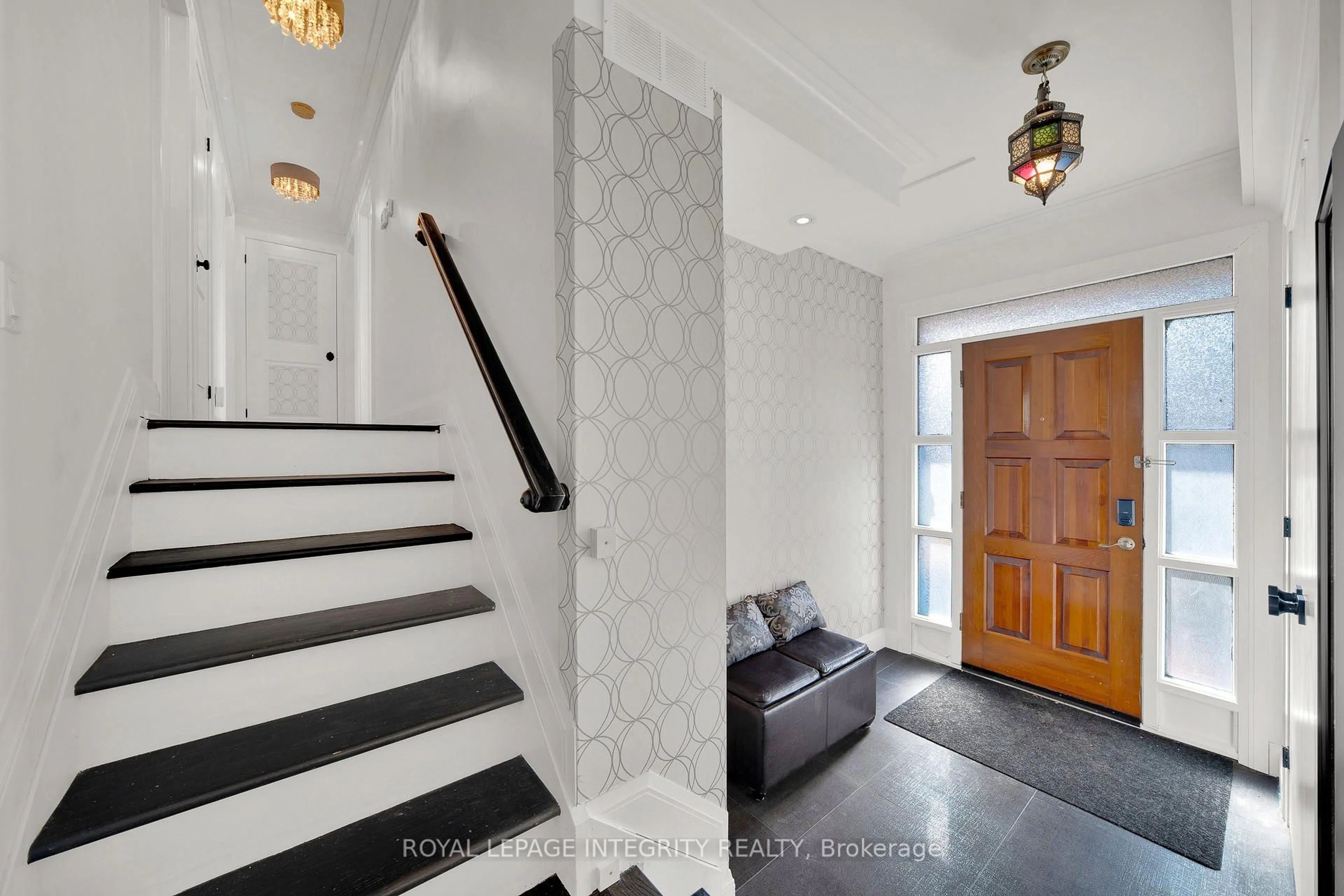 Unknown for 9 Bellfield St, Ottawa Ontario K2B 6K6