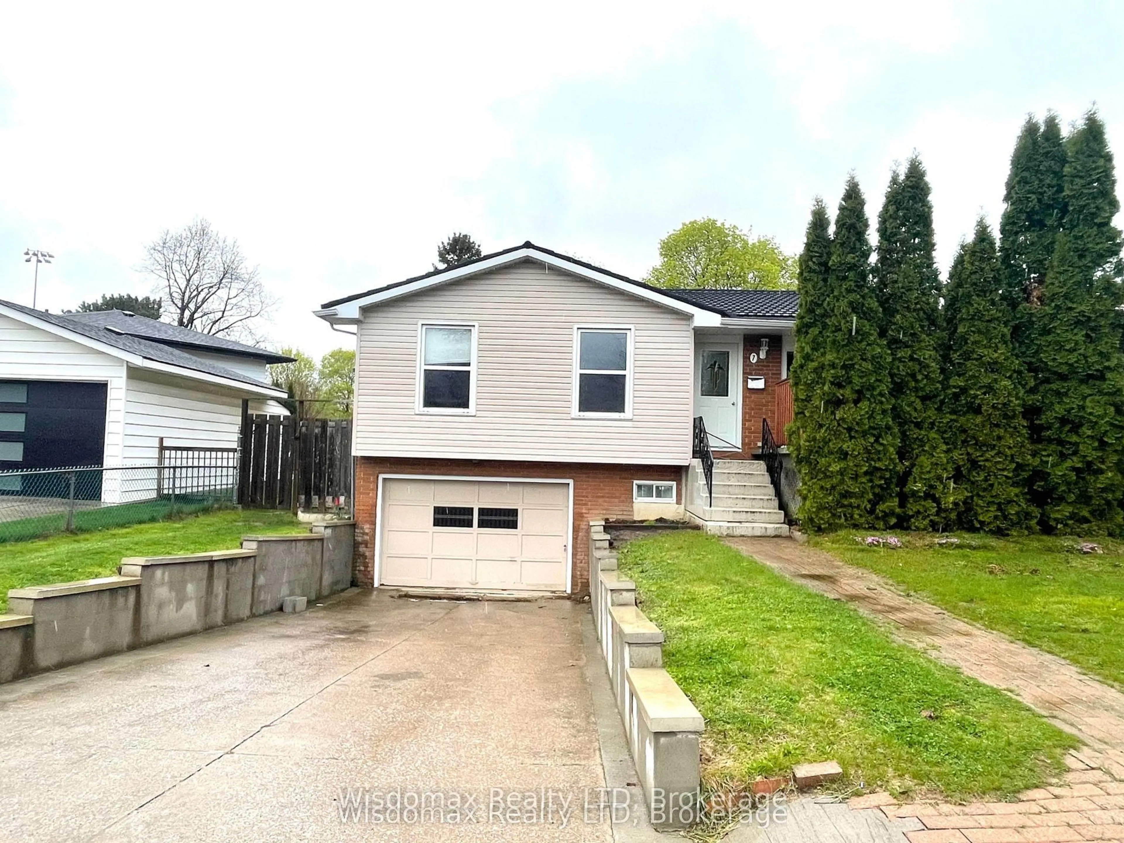 Unknown for 7 GREENMEADOW Crt, St. Catharines Ontario L2P 1X7