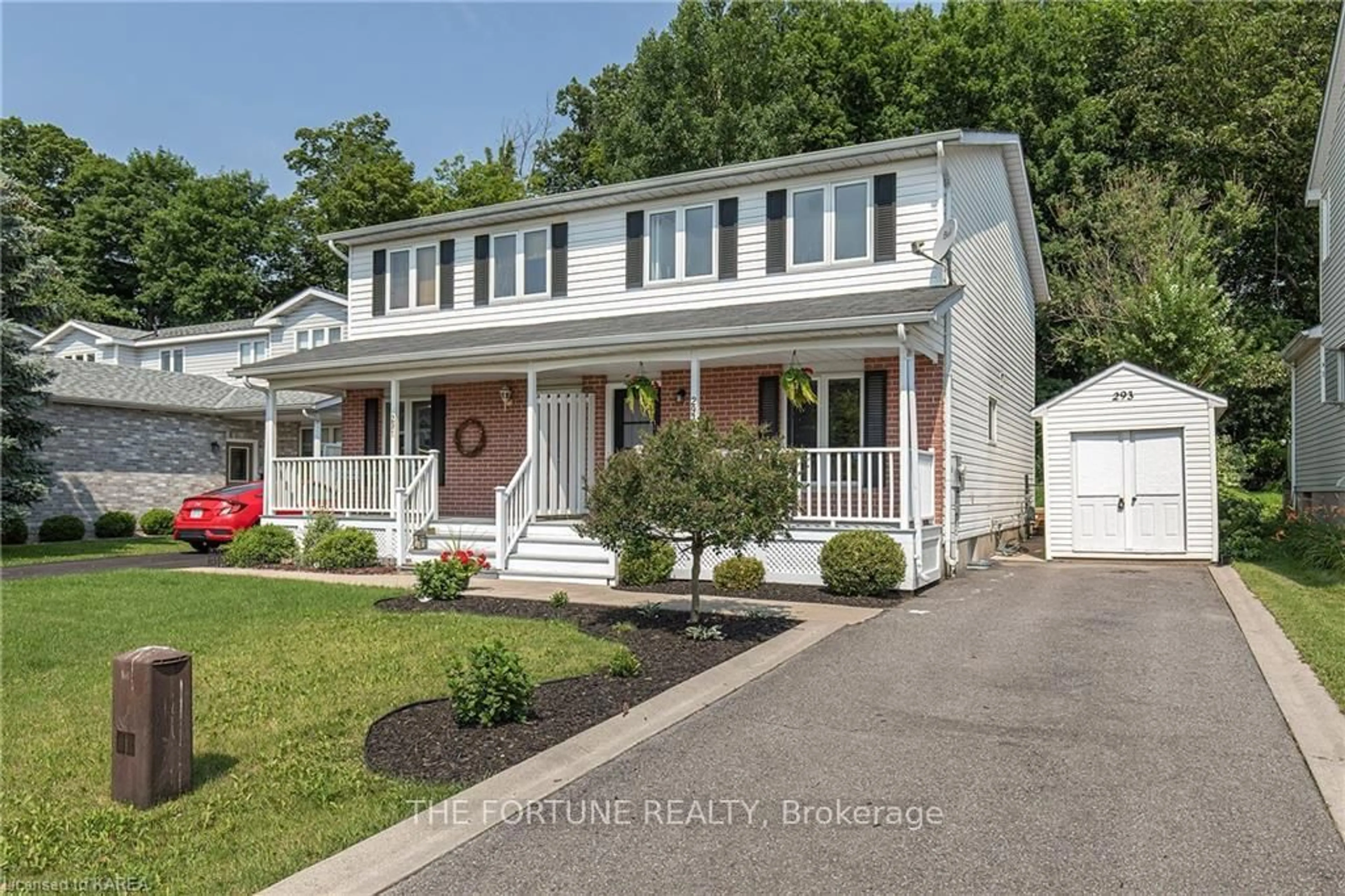 Home with vinyl exterior material, street for 293 Grandtrunk Ave, Kingston Ontario K7M 9E2