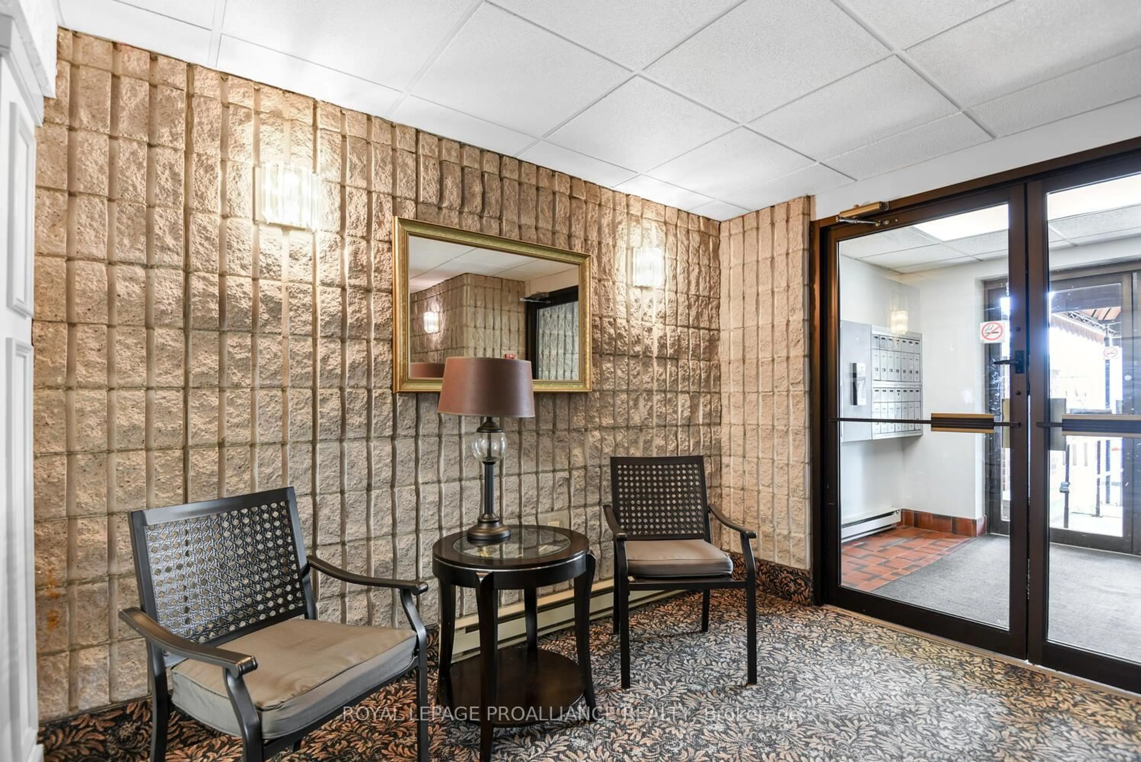 Lobby for 95 Windsor Dr #502, Brockville Ontario K6V 3H7