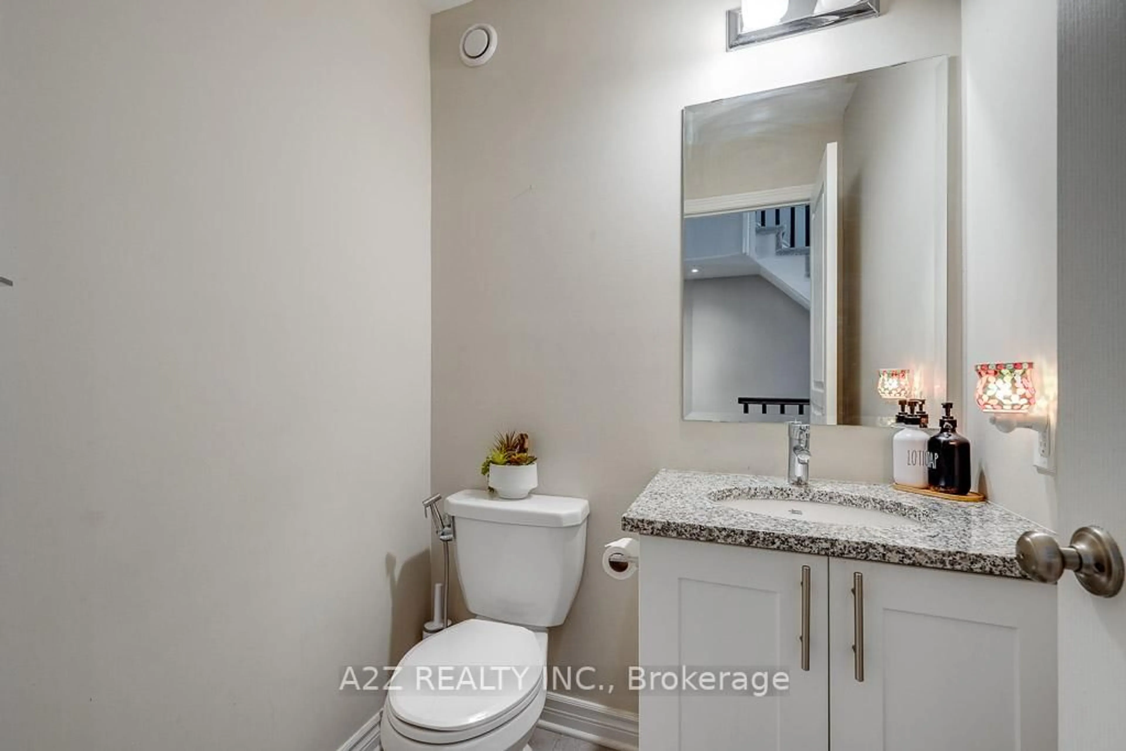 Standard bathroom, ceramic/tile floor for 487 Markdale Terr, Ottawa Ontario K1X 0B5