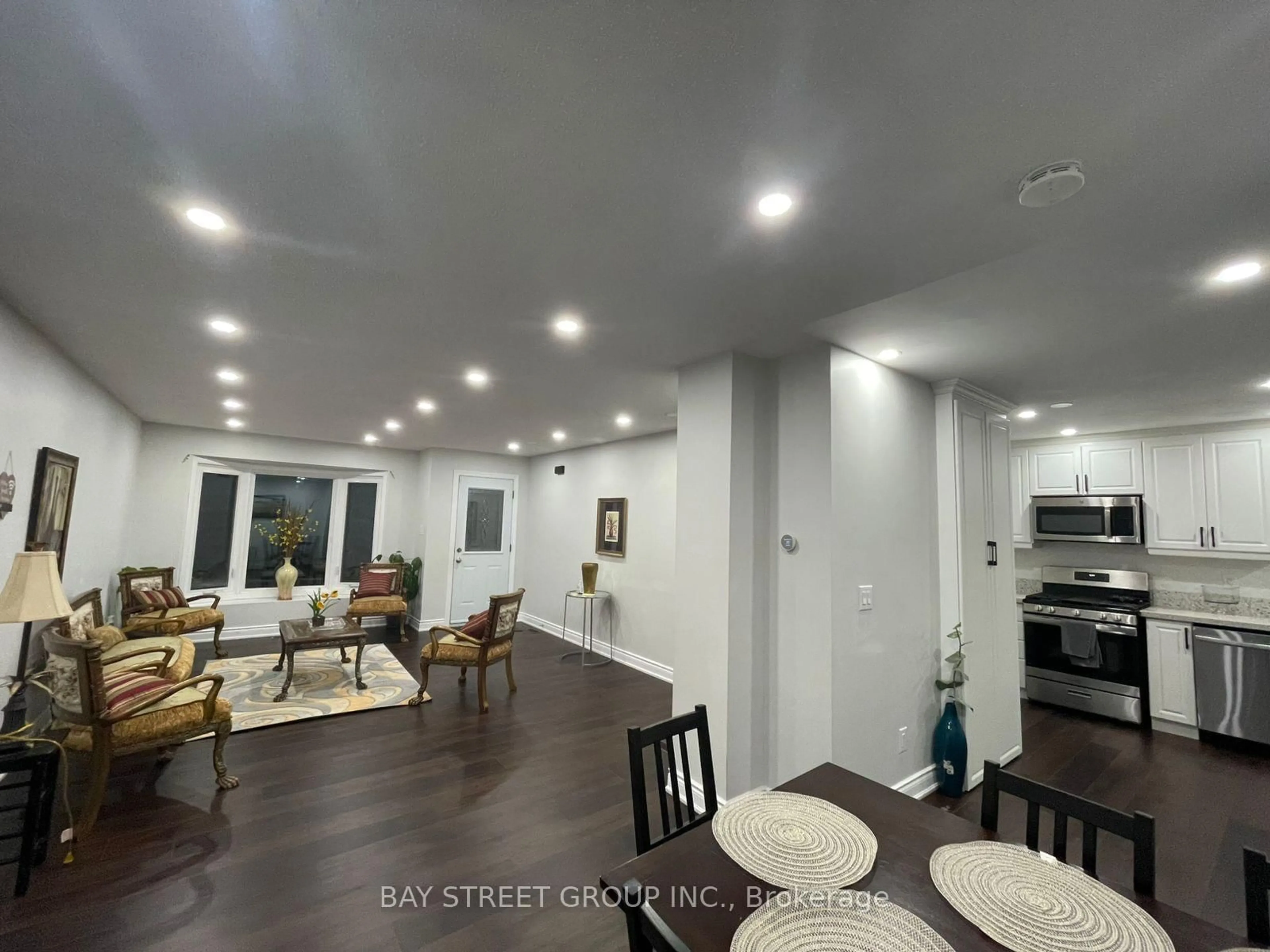 Open concept kitchen, unknown for 11 Drakes Dr, Hamilton Ontario L8E 4G4