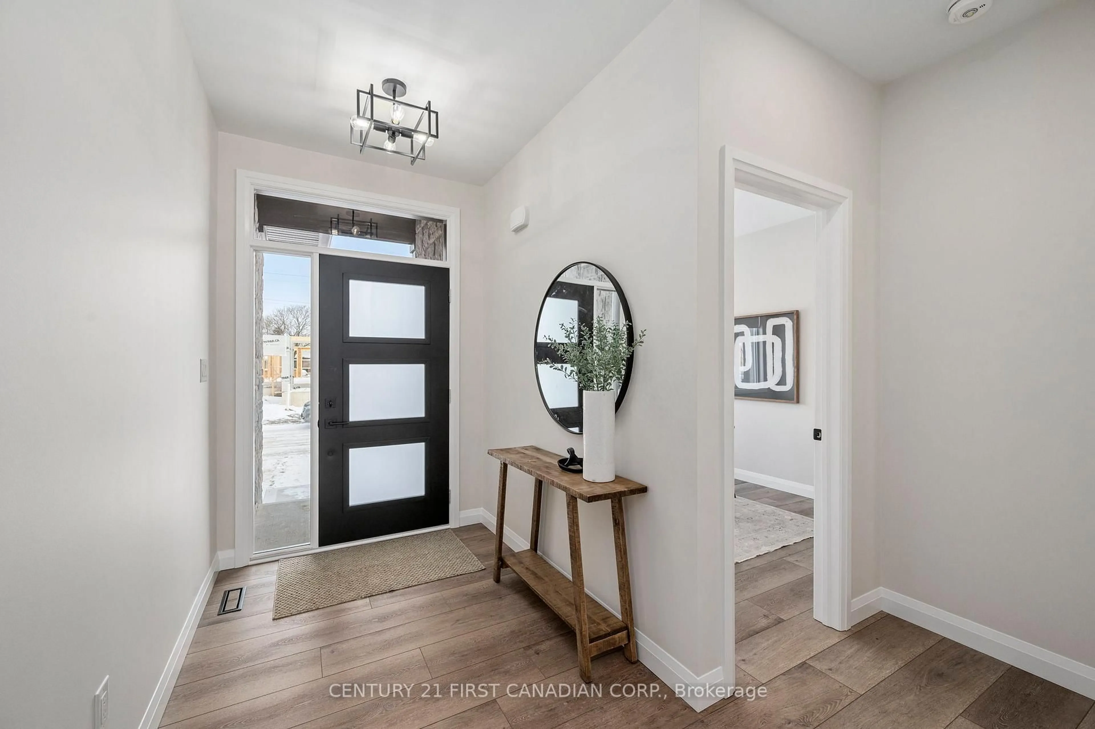 Indoor entryway for 32 Postma Cres #11, North Middlesex Ontario N0M 1A0