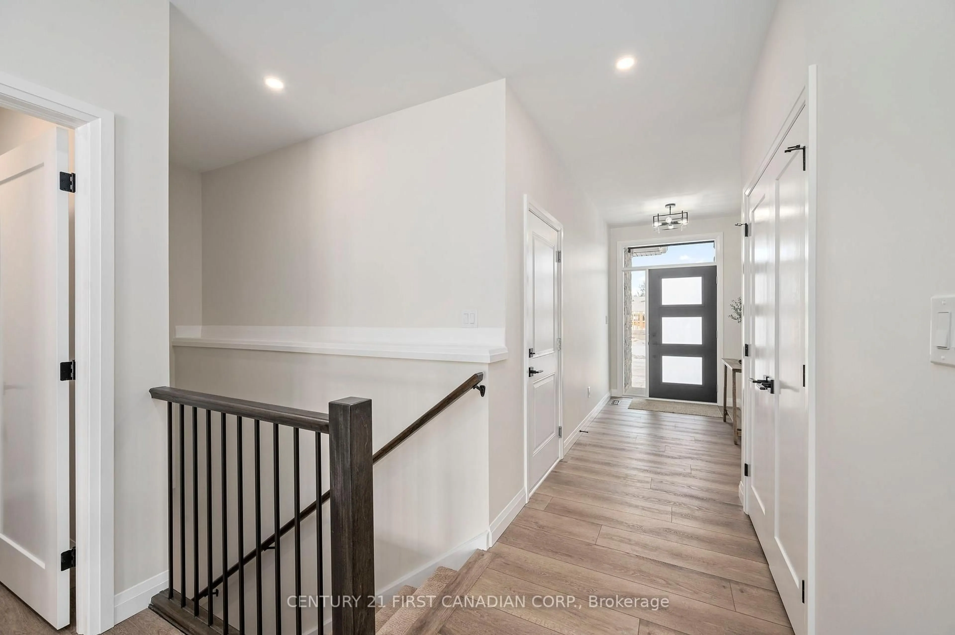 Indoor entryway for 32 Postma Cres #11, North Middlesex Ontario N0M 1A0