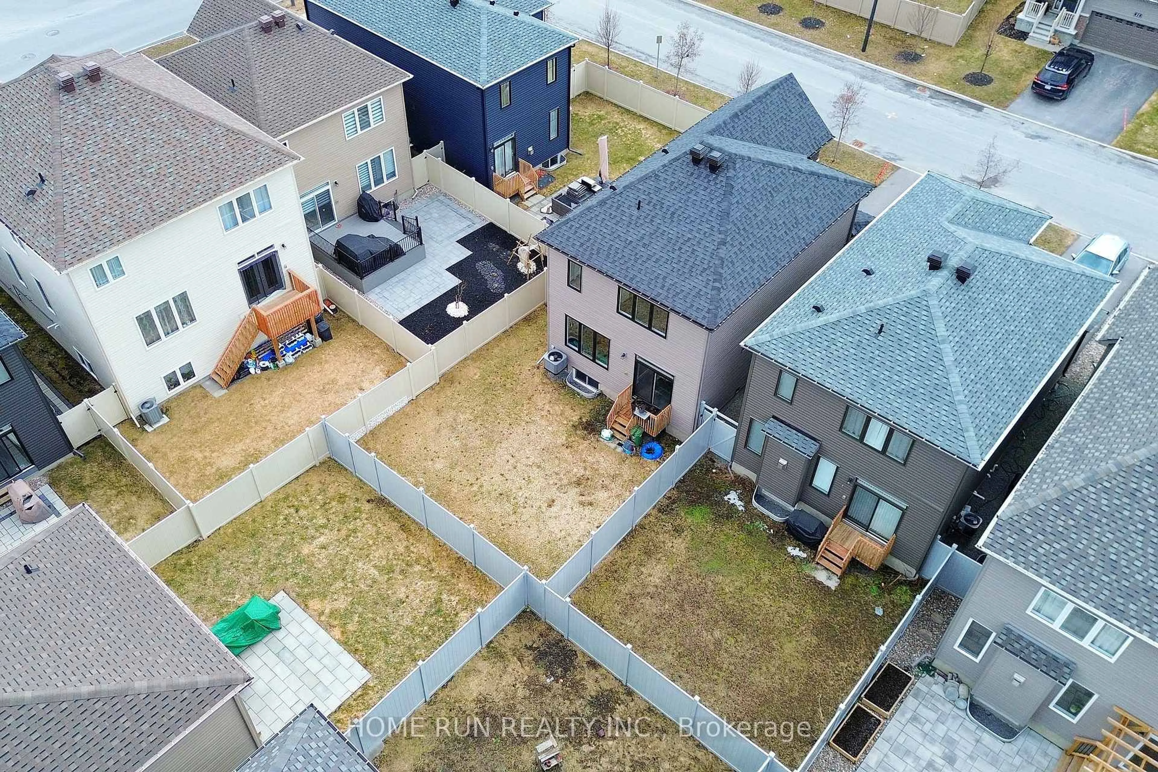 A pic from outside/outdoor area/front of a property/back of a property/a pic from drone, unknown for 10 Eramosa Cres, Kanata Ontario K2T 0R3
