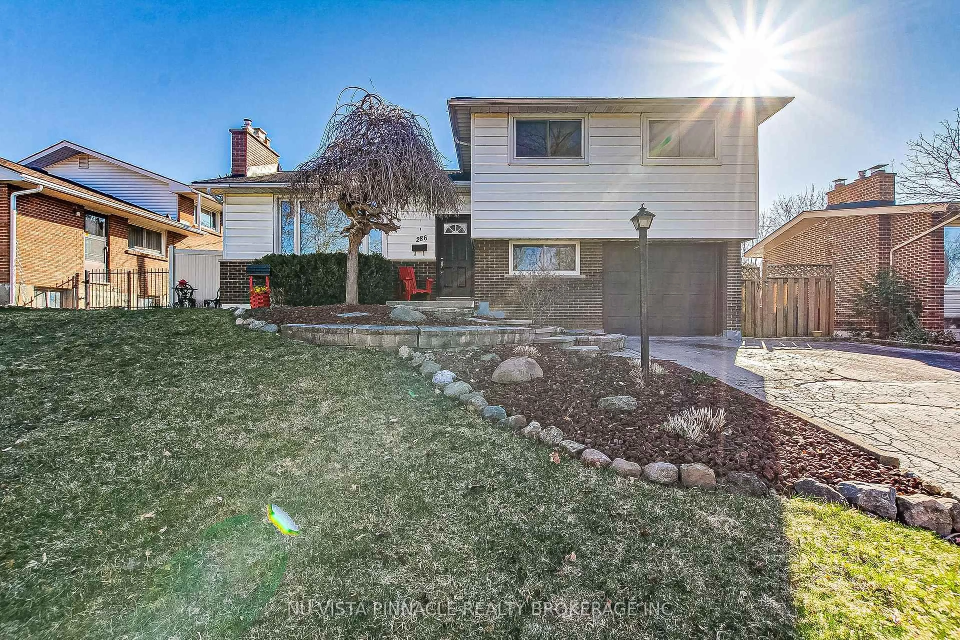 A pic from outside/outdoor area/front of a property/back of a property/a pic from drone, street for 286 Panorama Cres, London South Ontario N5Z 3H3