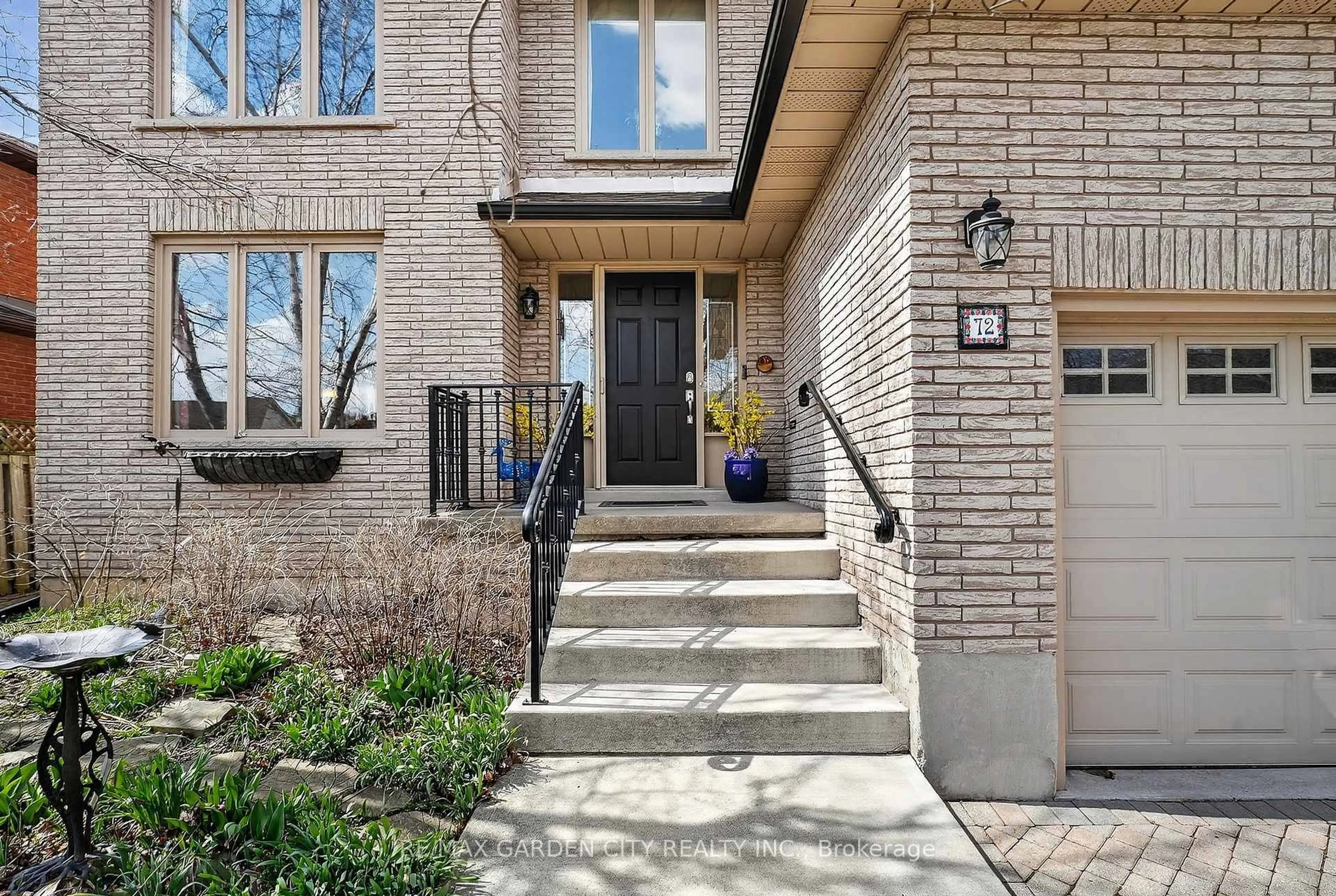 Home with brick exterior material, street for 72 National Dr, Hamilton Ontario L8G 5A8