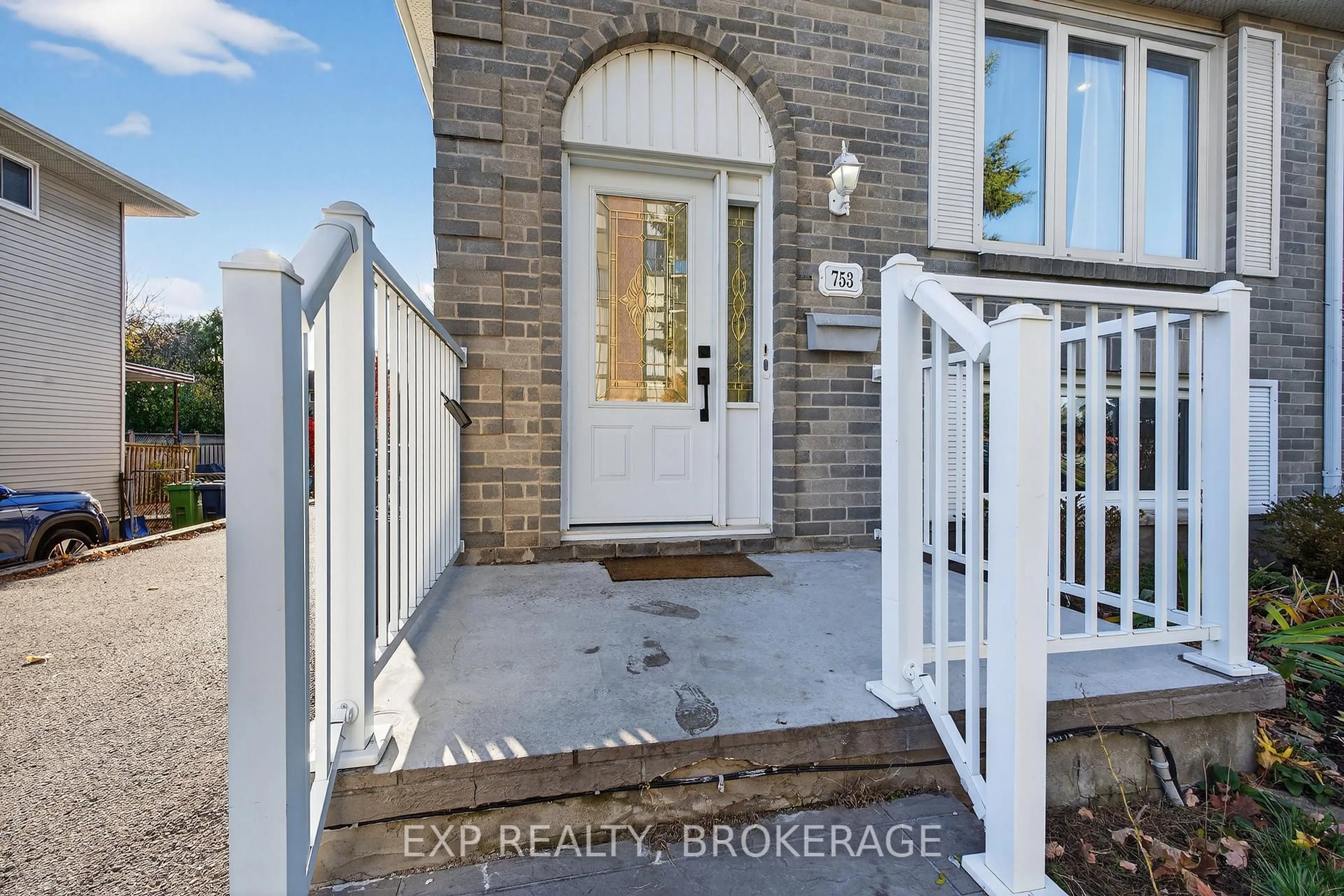 Indoor entryway for 753 RIDLEY Dr, Kingston Ontario K7P 2A6