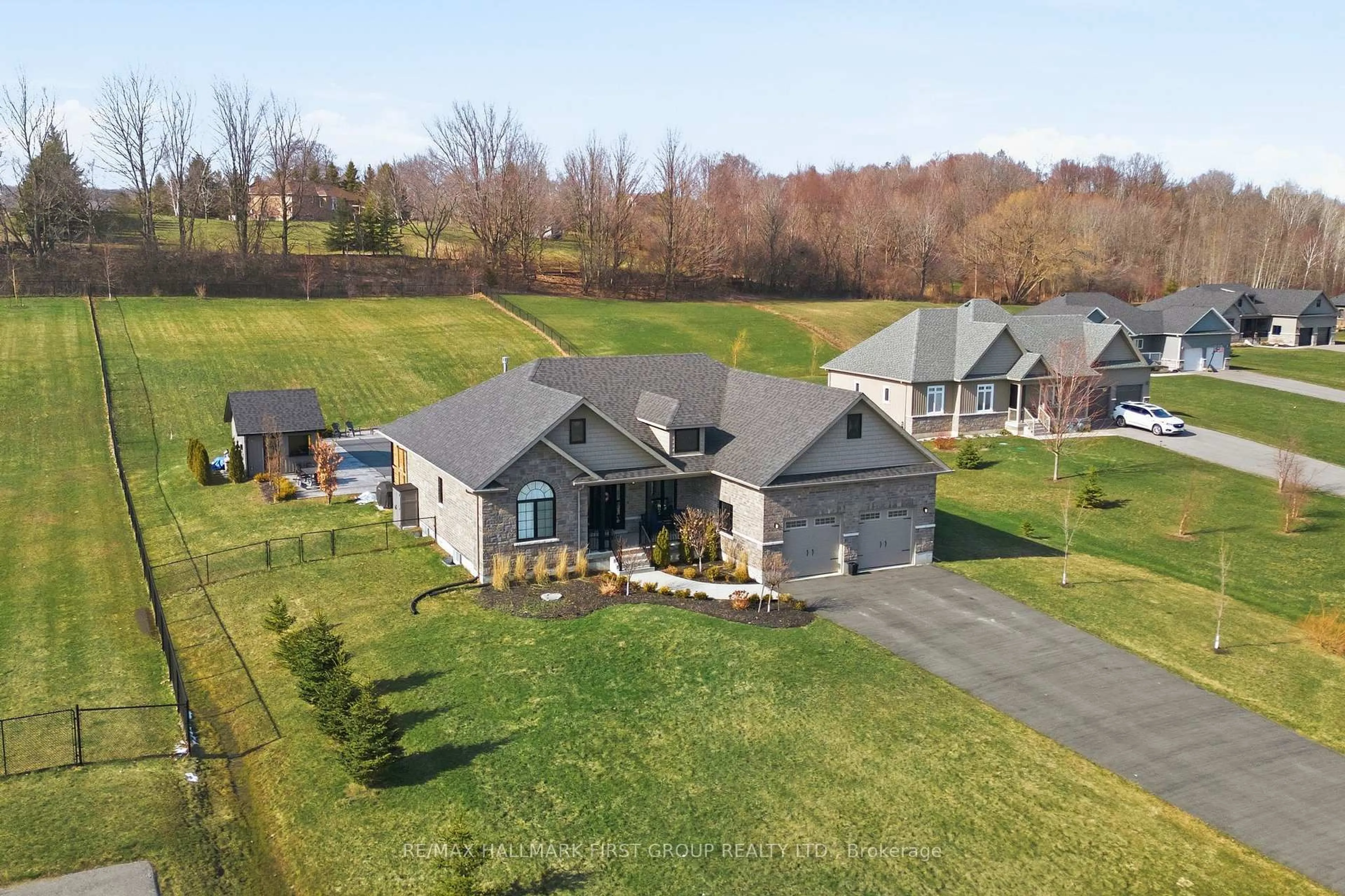 A pic from outside/outdoor area/front of a property/back of a property/a pic from drone, street for 122 Glens of Antrim Way, Alnwick/Haldimand Ontario K0K 2G0