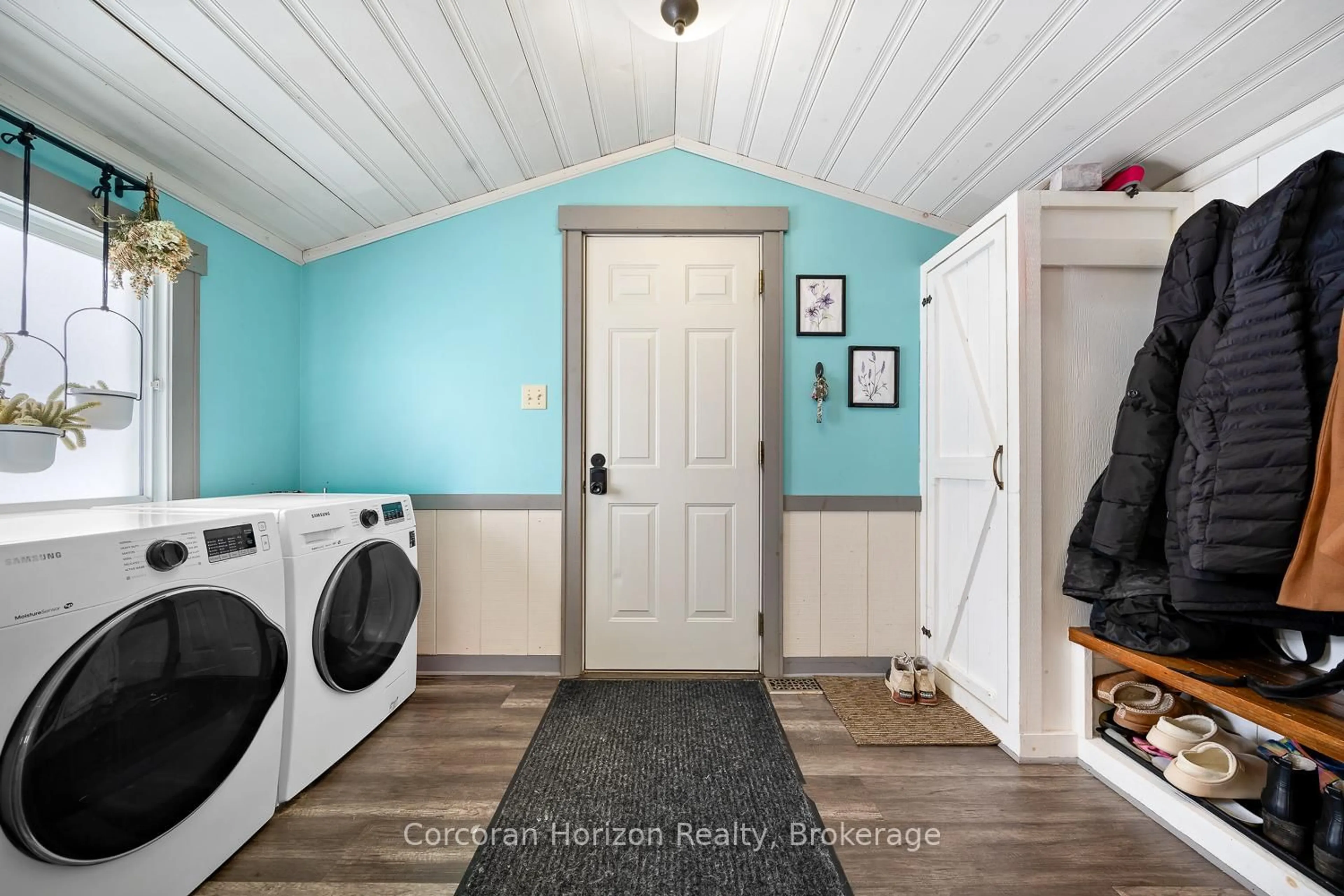 Laundry room for 196 Main St, Huntsville Ontario P1H 1X9