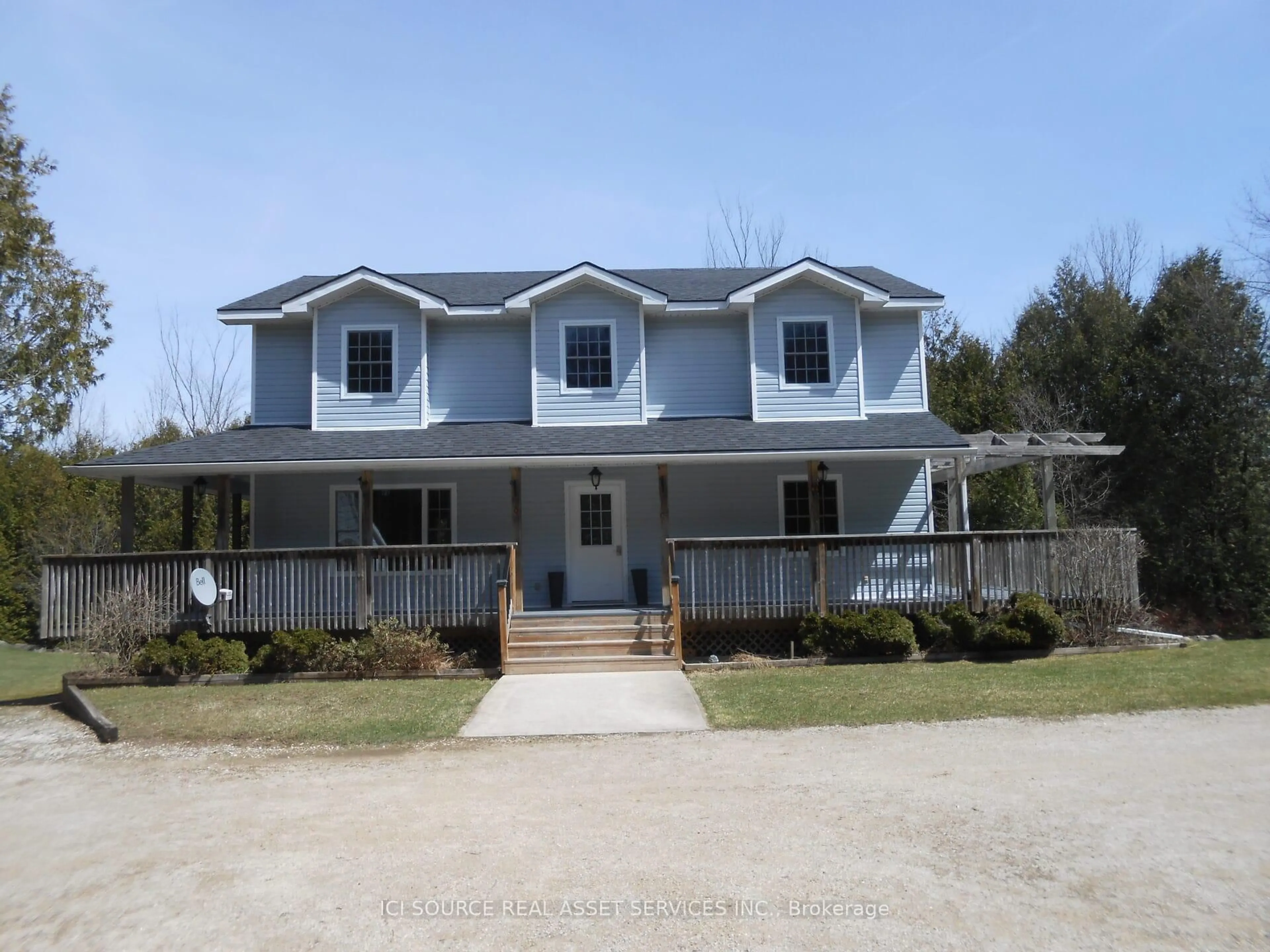 Home with vinyl exterior material, building for 523557 Concession Rd 12, West Grey Ontario N0C 1H0