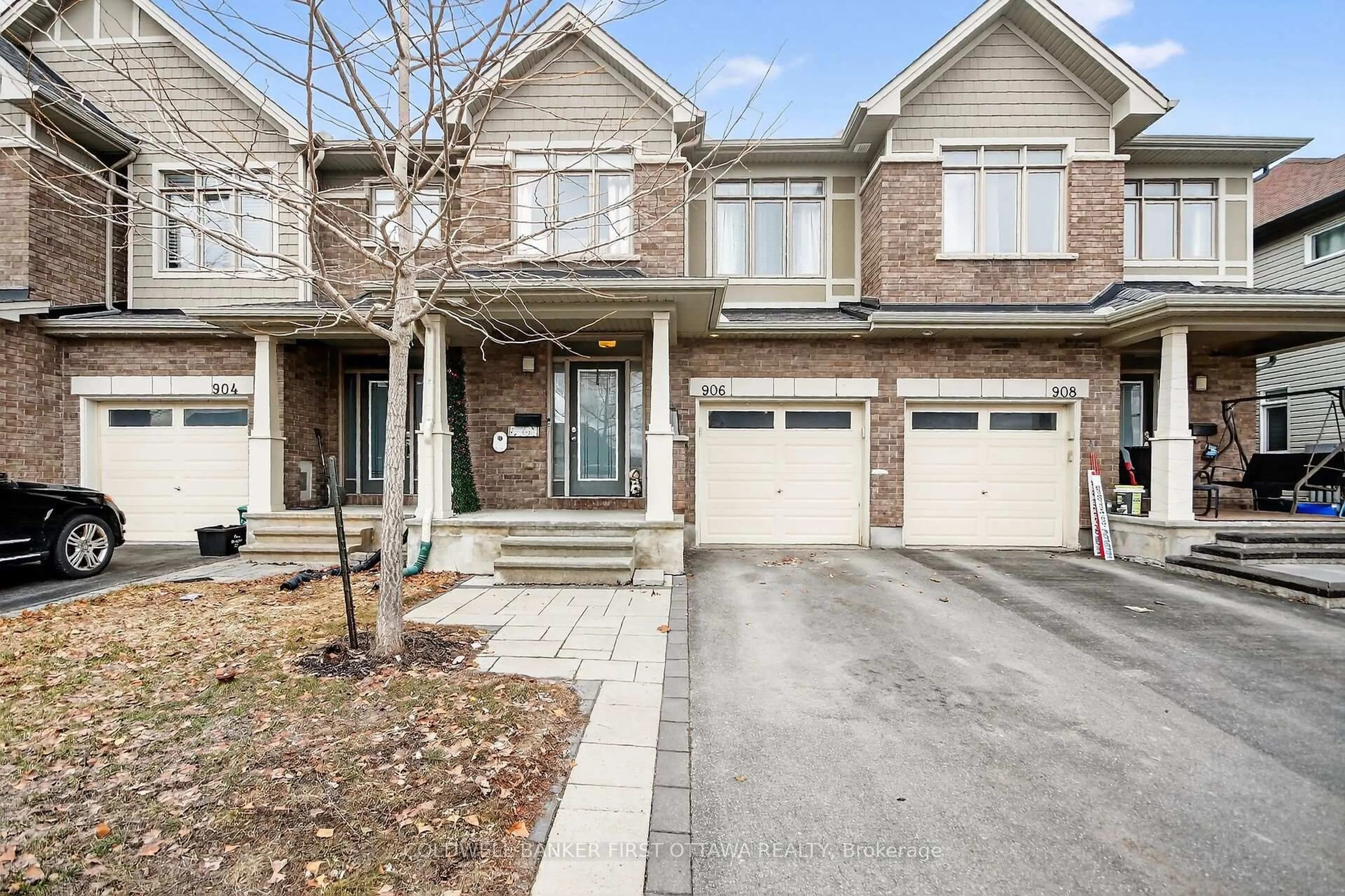 Home with brick exterior material, street for 906 LITTLEROCK St, Ottawa Ontario K1T 0N2