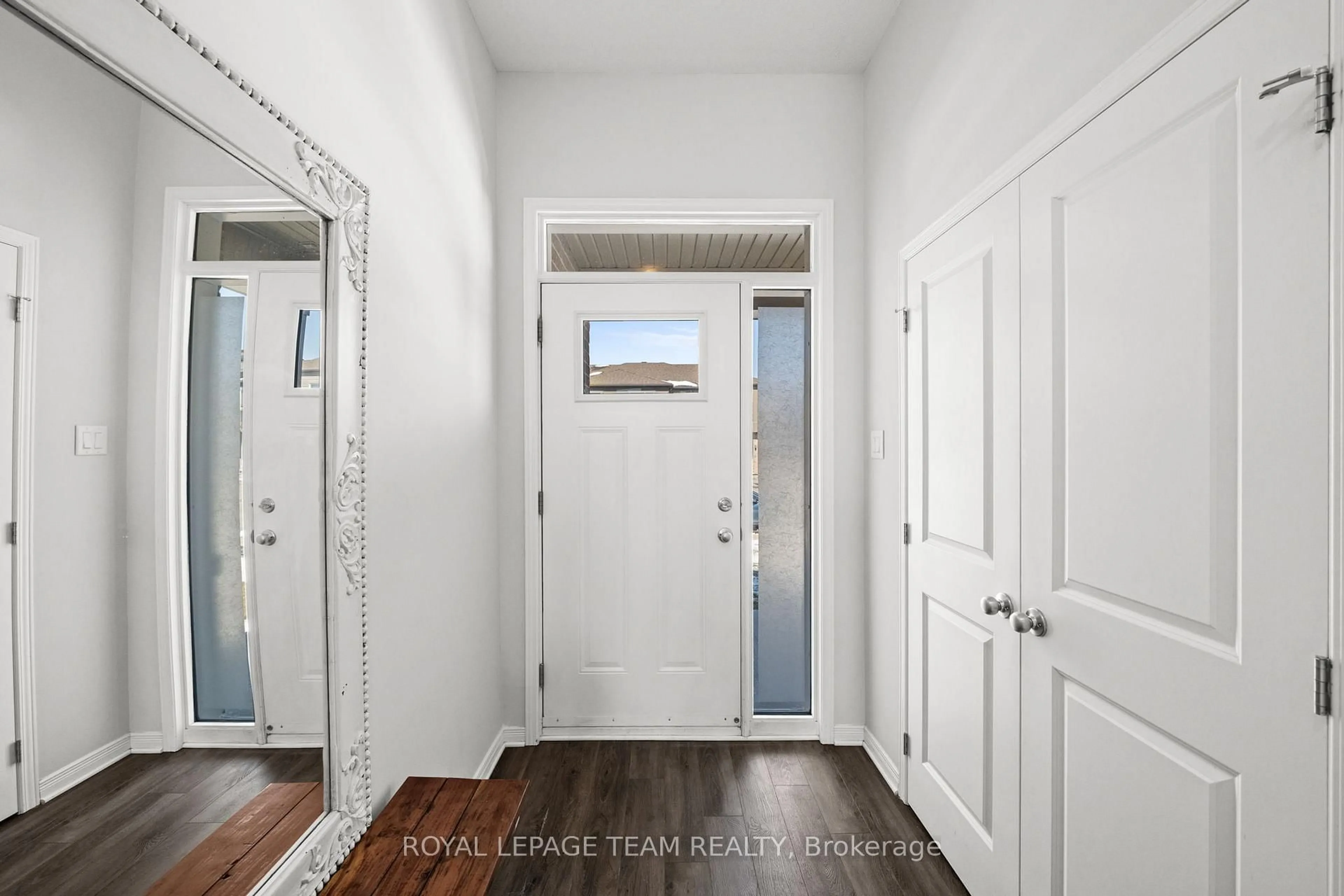 Indoor entryway for 18 Stokes Dr, Carleton Place Ontario K7C 0K1