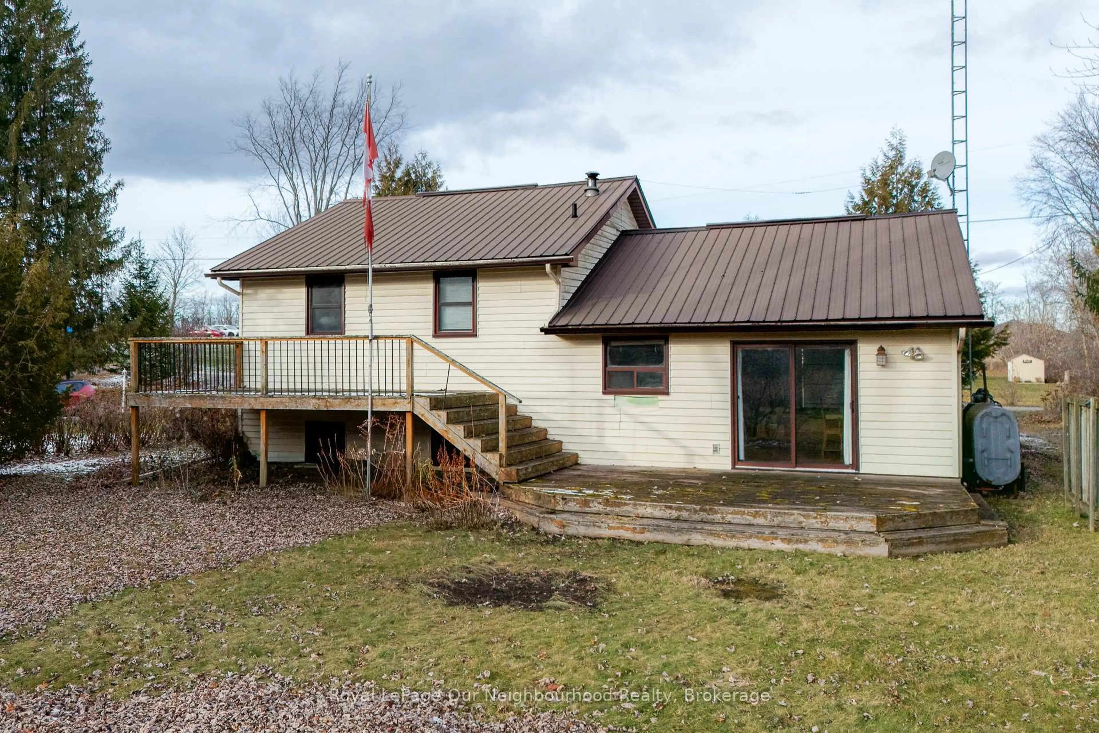 Home with vinyl exterior material, building for 25 River Rd, Trent Hills Ontario K0L 1L0