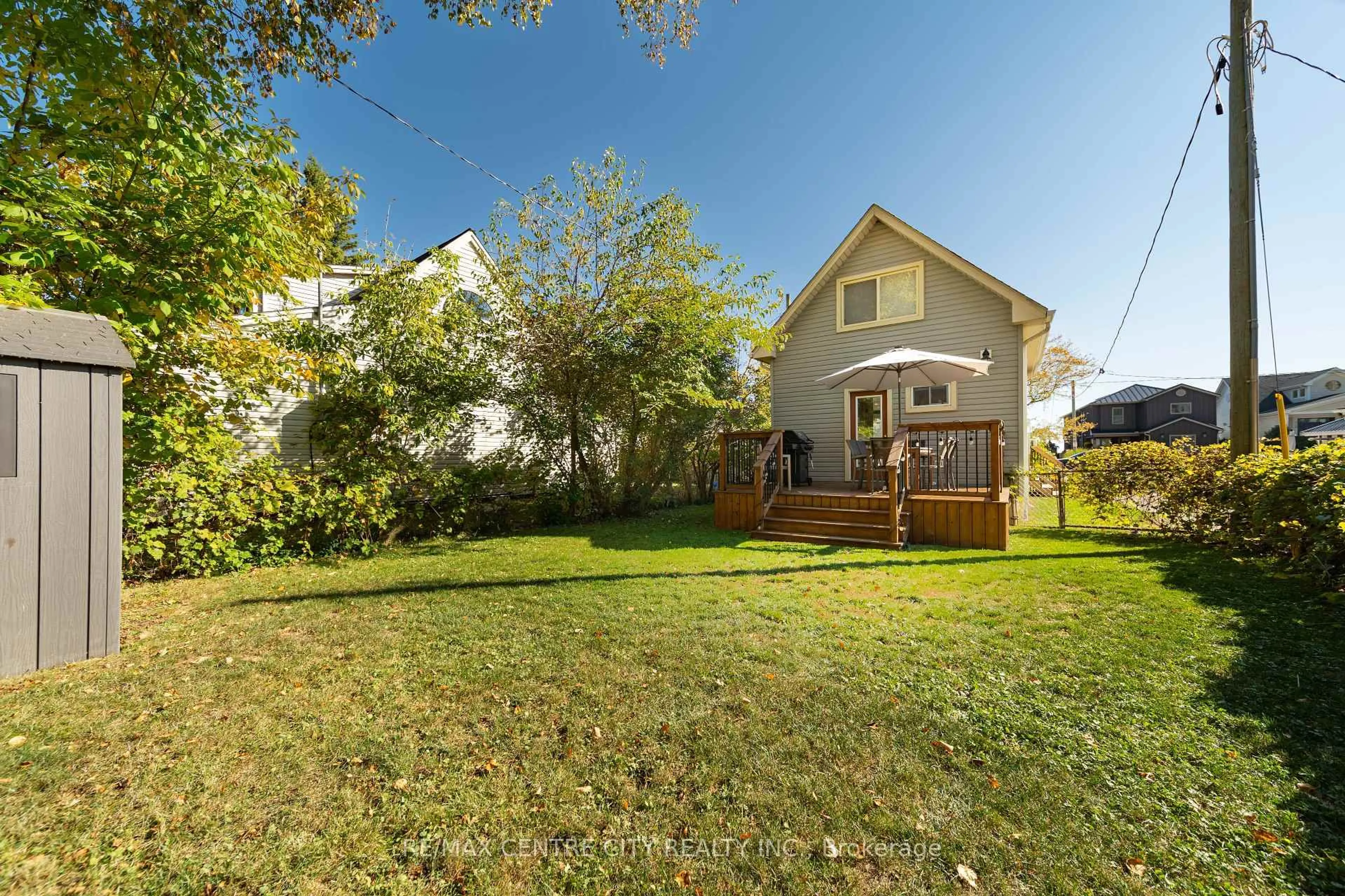 A pic from outside/outdoor area/front of a property/back of a property/a pic from drone, street for 417 Edith Cavell Blvd, Central Elgin Ontario N5L 1E7