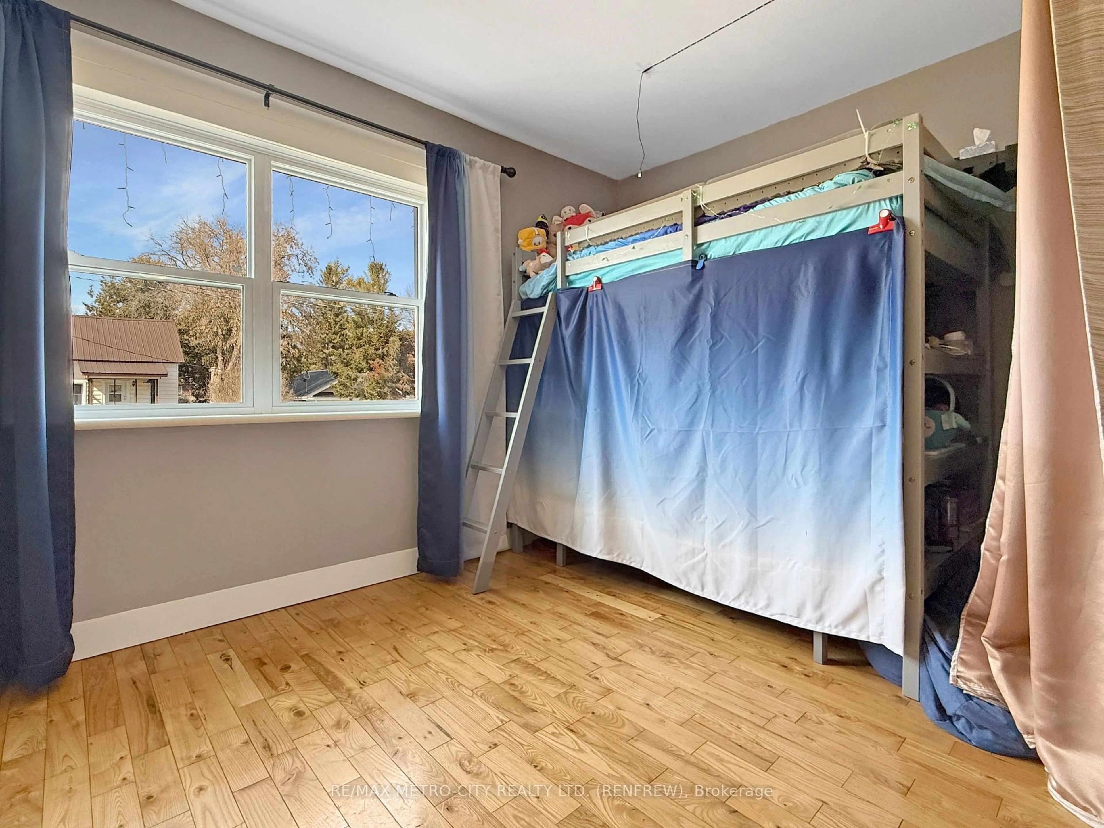 A pic of a room for 325 JOFFRE Ave, Renfrew Ontario K7V 3L6