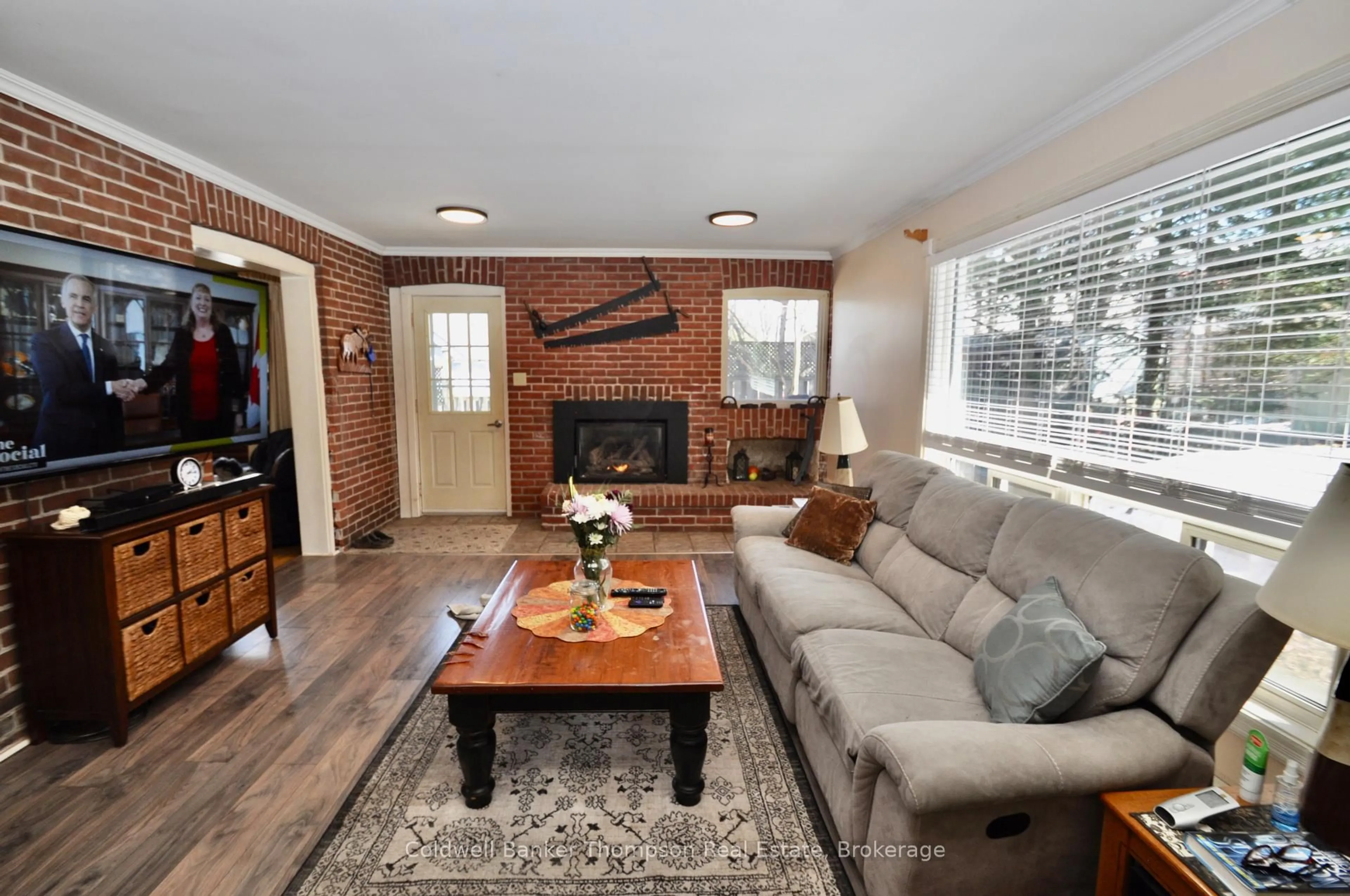 Living room with furniture, unknown for 11 Florence St, Huntsville Ontario P1H 1P8