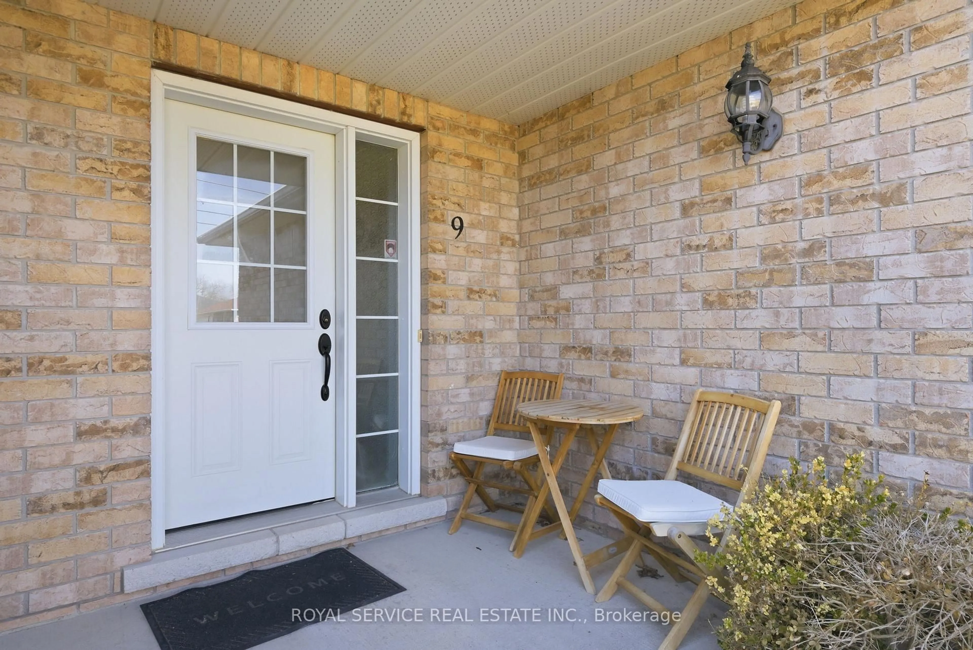 Patio, street for 9 Jane's Crt, Cramahe Ontario K0K 1S0