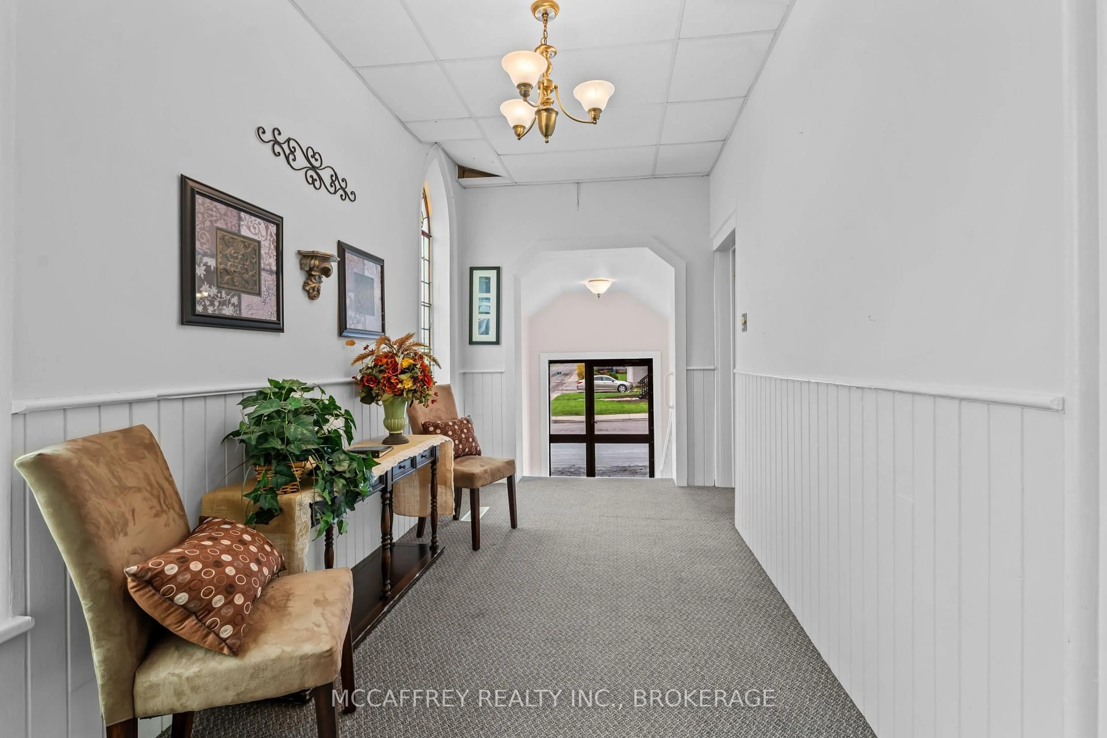 Indoor foyer for 4 Neely St, Tamworth Ontario K0K 3G0