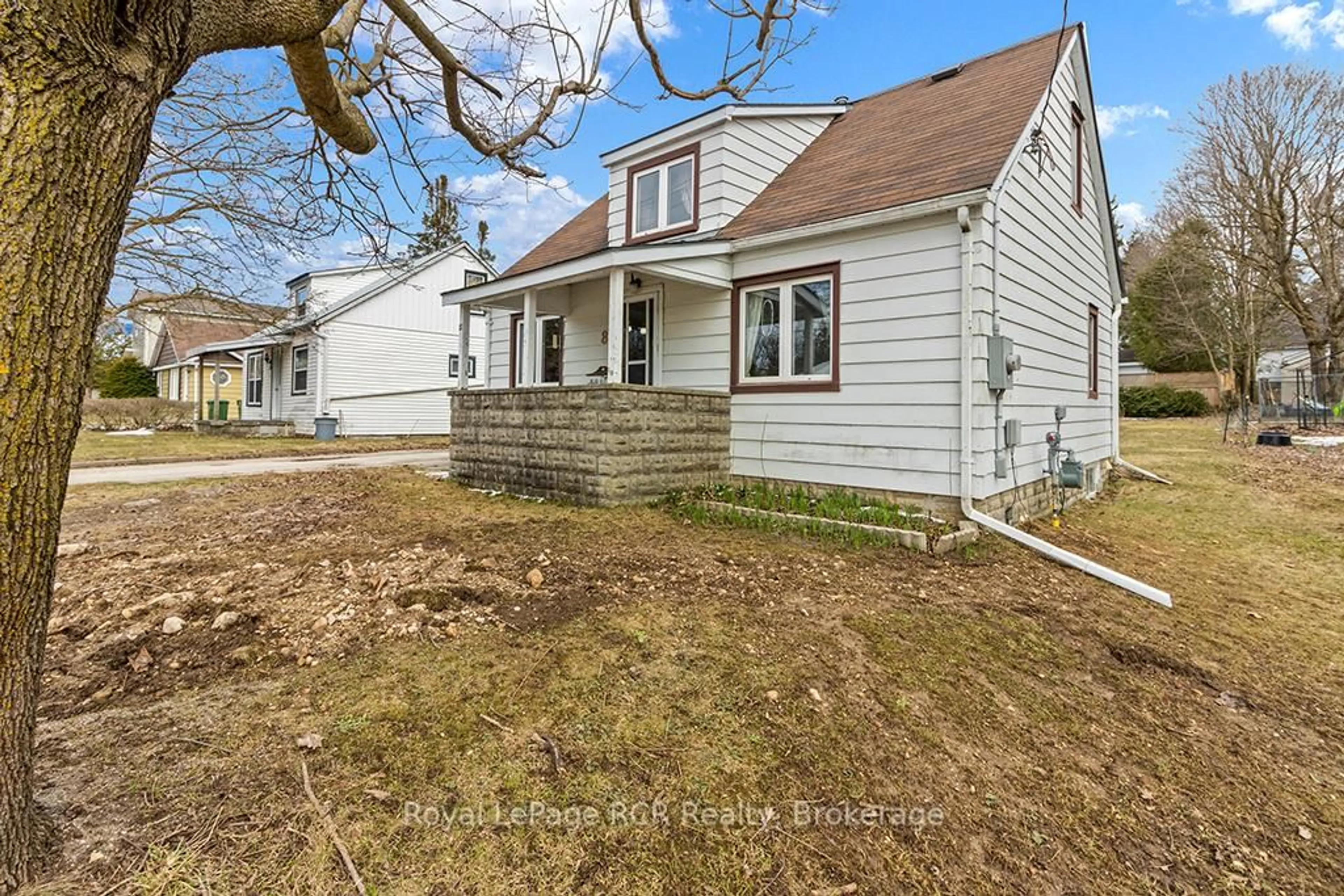 A pic from outside/outdoor area/front of a property/back of a property/a pic from drone, street for 81 Lorne St, Grey Highlands Ontario N0C 1H0