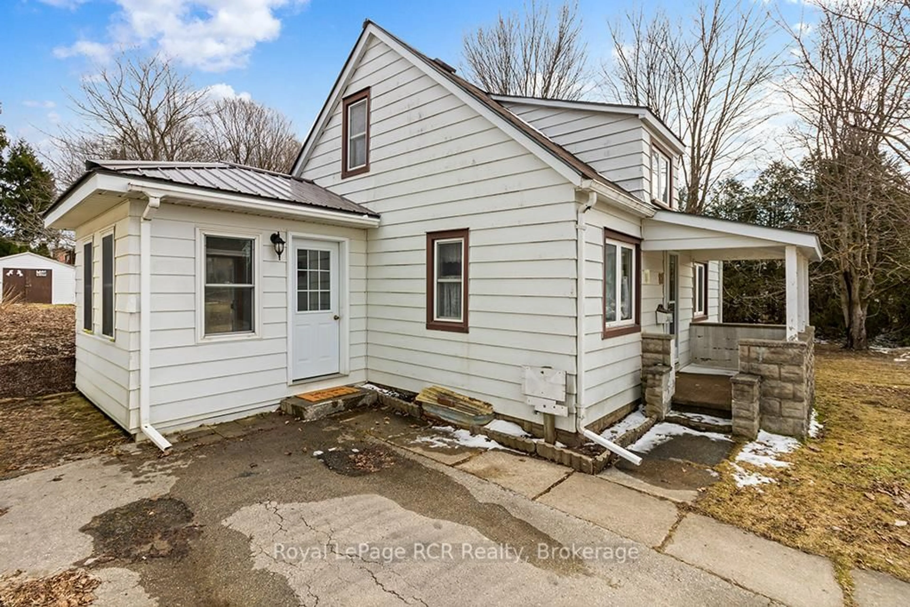 Home with vinyl exterior material, street for 81 Lorne St, Grey Highlands Ontario N0C 1H0