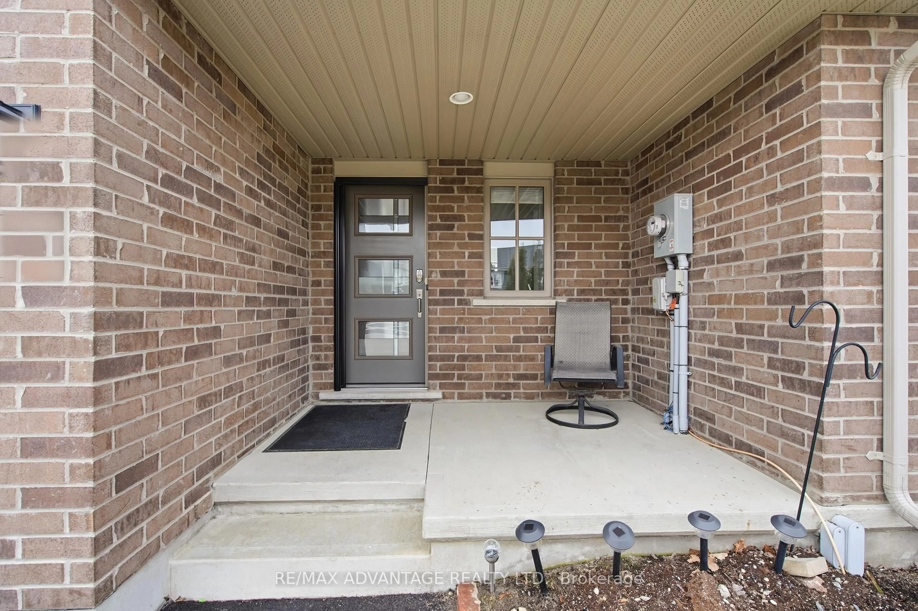 Unknown for 16 Empire Pkwy, St. Thomas Ontario N5R 0E9