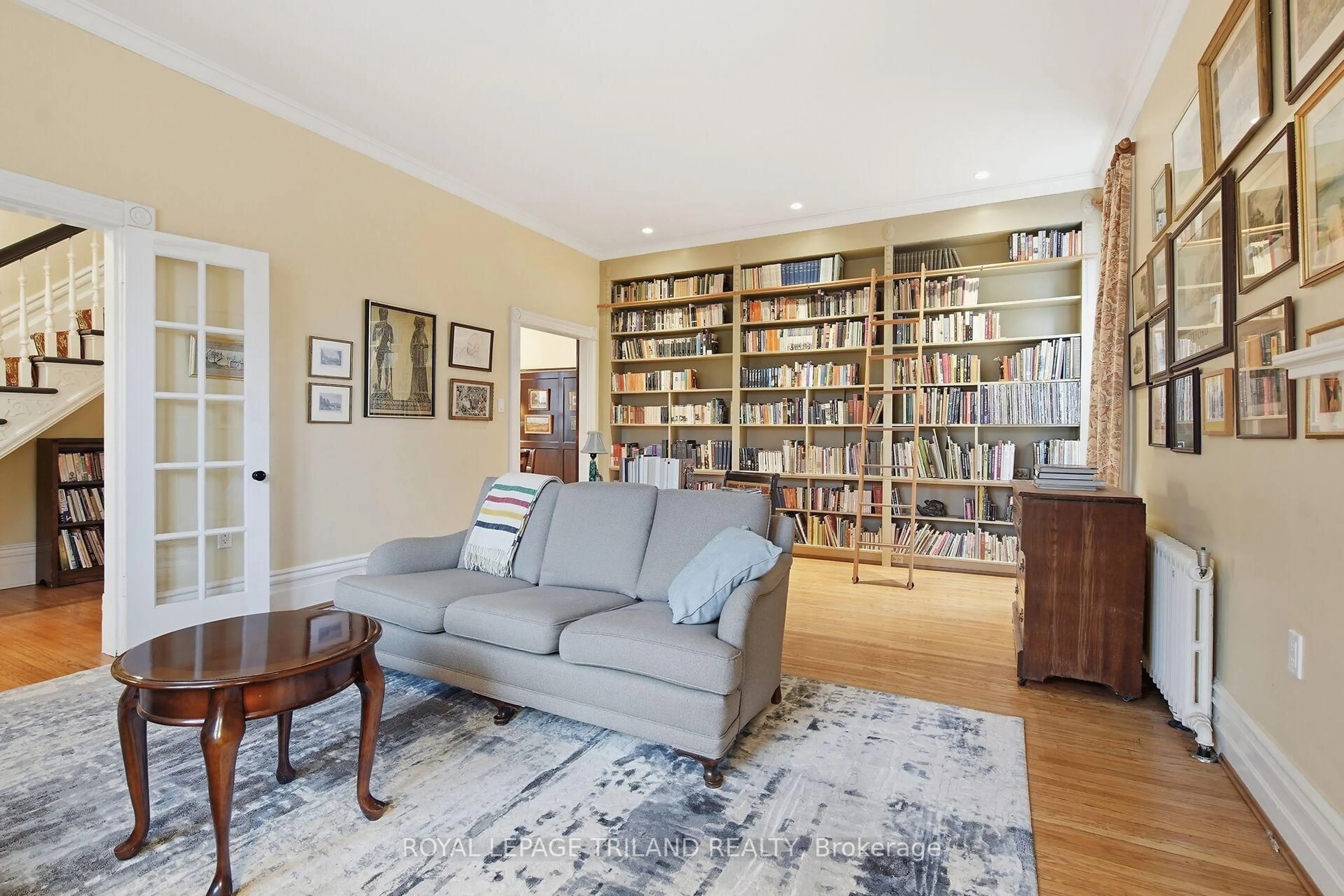 Living room with furniture, unknown for 937 Waterloo St, London East Ontario N6A 3X2