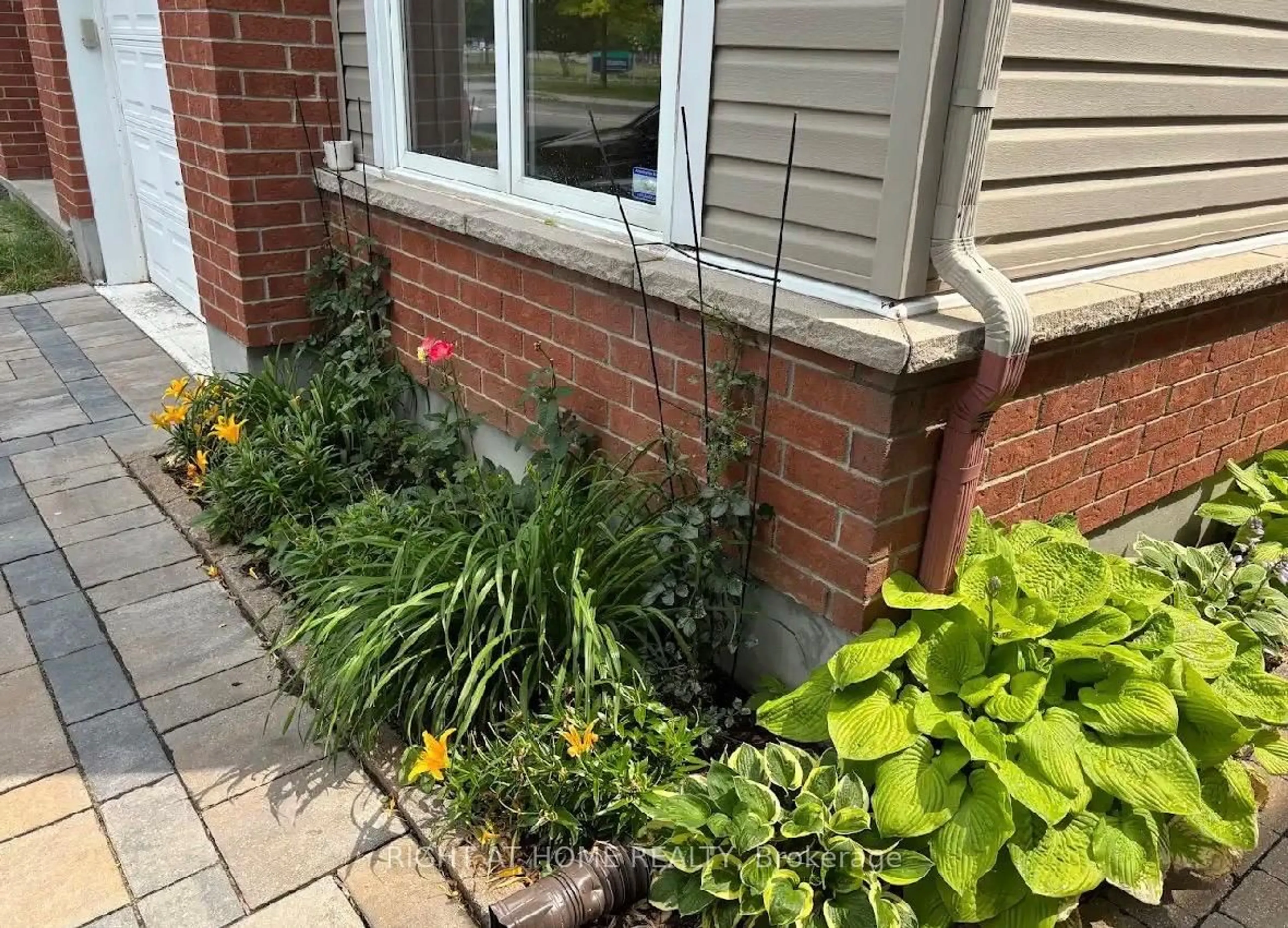 Unknown for 29 Cresthaven Dr #D, Ottawa Ontario K2G 6T8