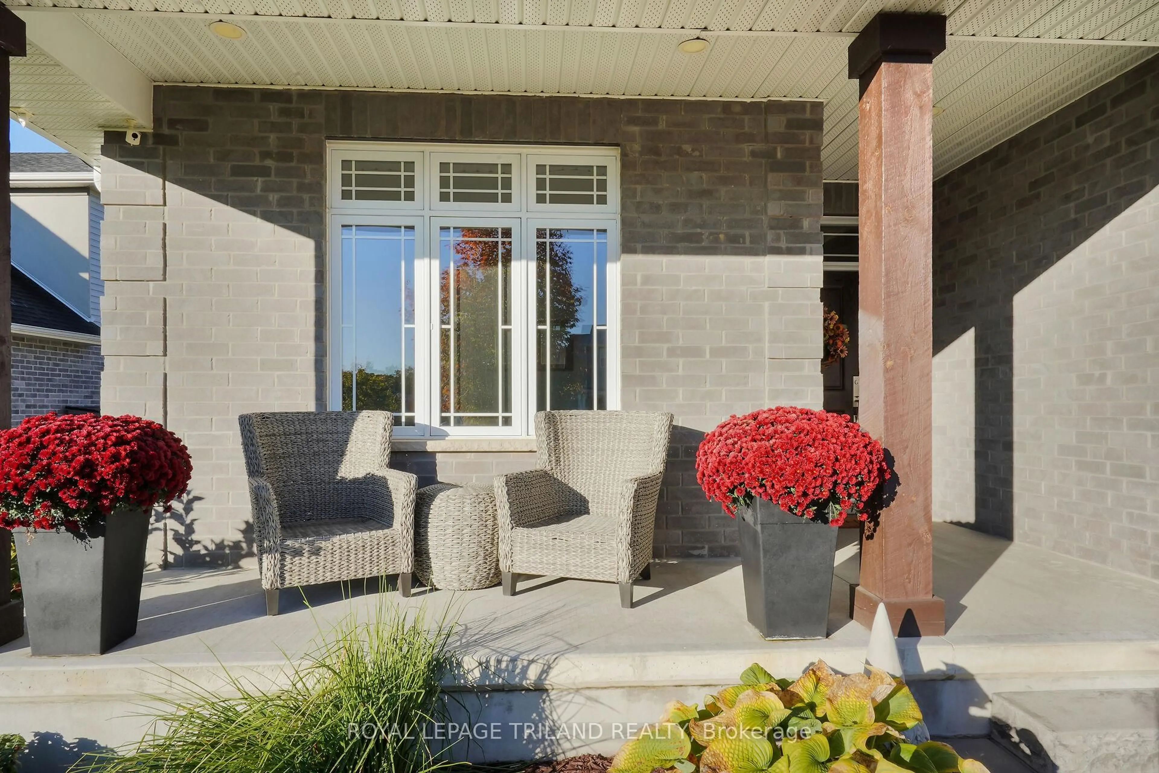 Patio, street for 95 BROOKER Tr, Thames Centre Ontario N0M 2P0