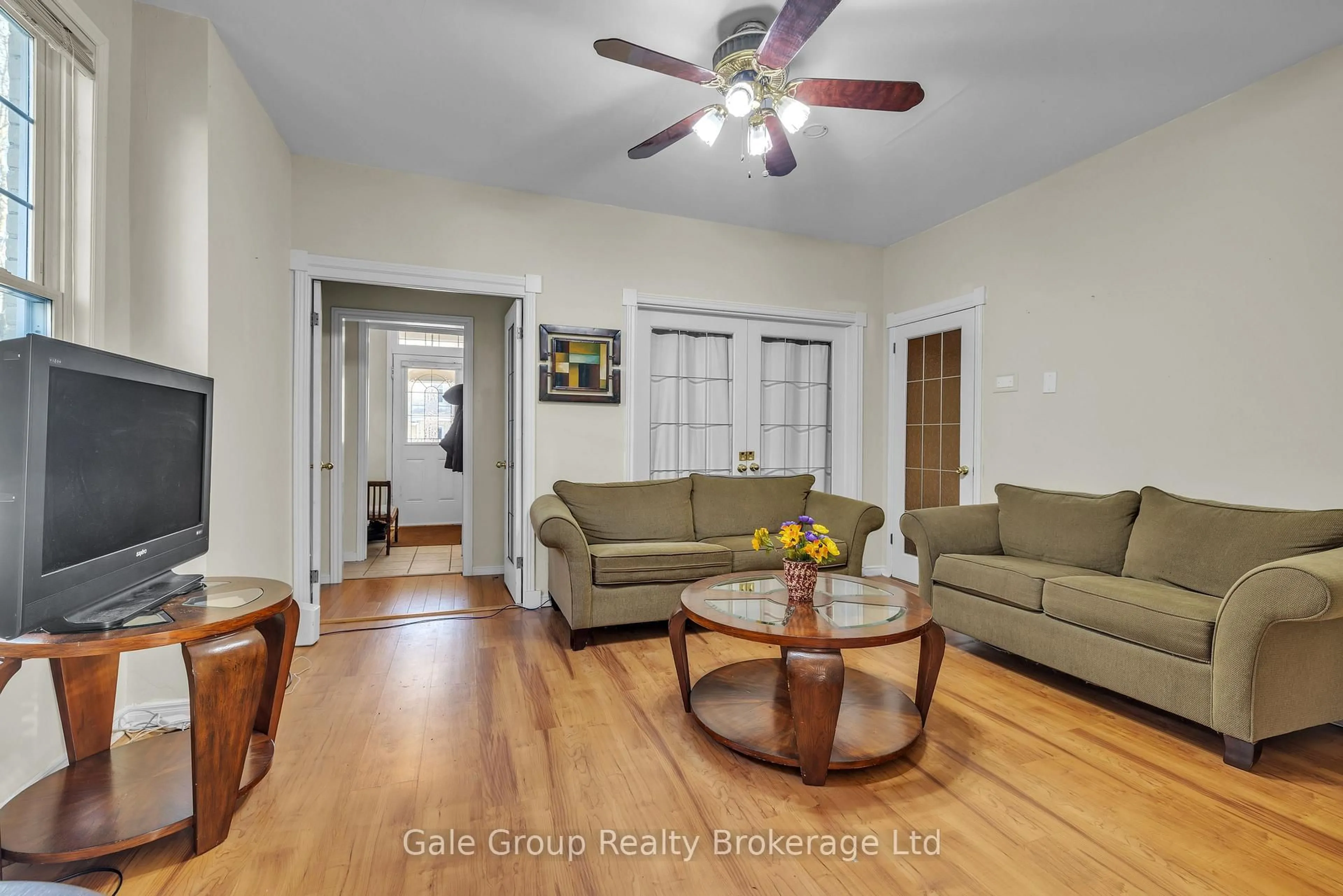 Living room with furniture, unknown for 313 Simcoe St, Woodstock Ontario N4S 1J2