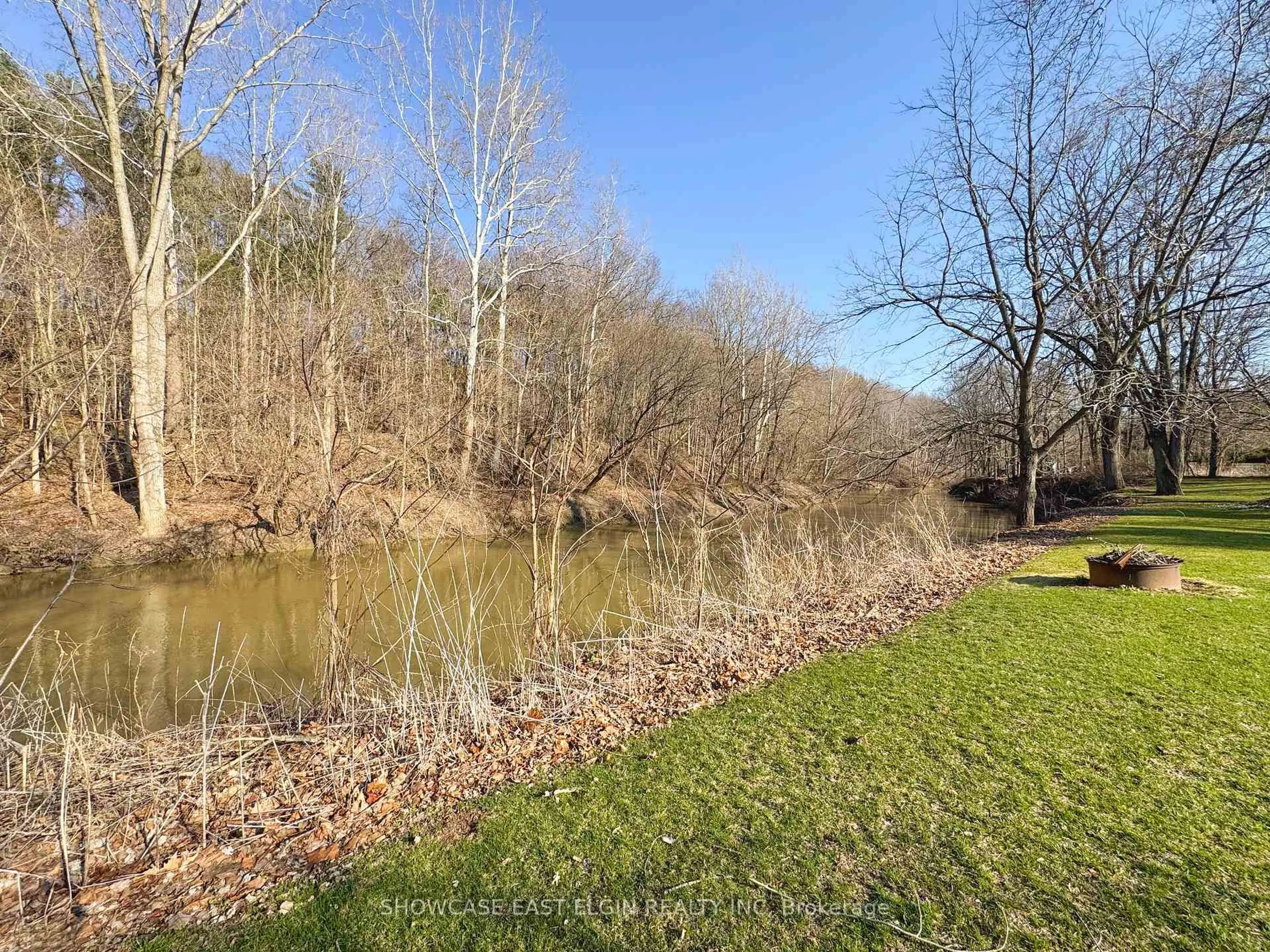 A pic from outside/outdoor area/front of a property/back of a property/a pic from drone, water/lake/river/ocean view for 32 Edison Dr, Bayham Ontario N0J 1Z0