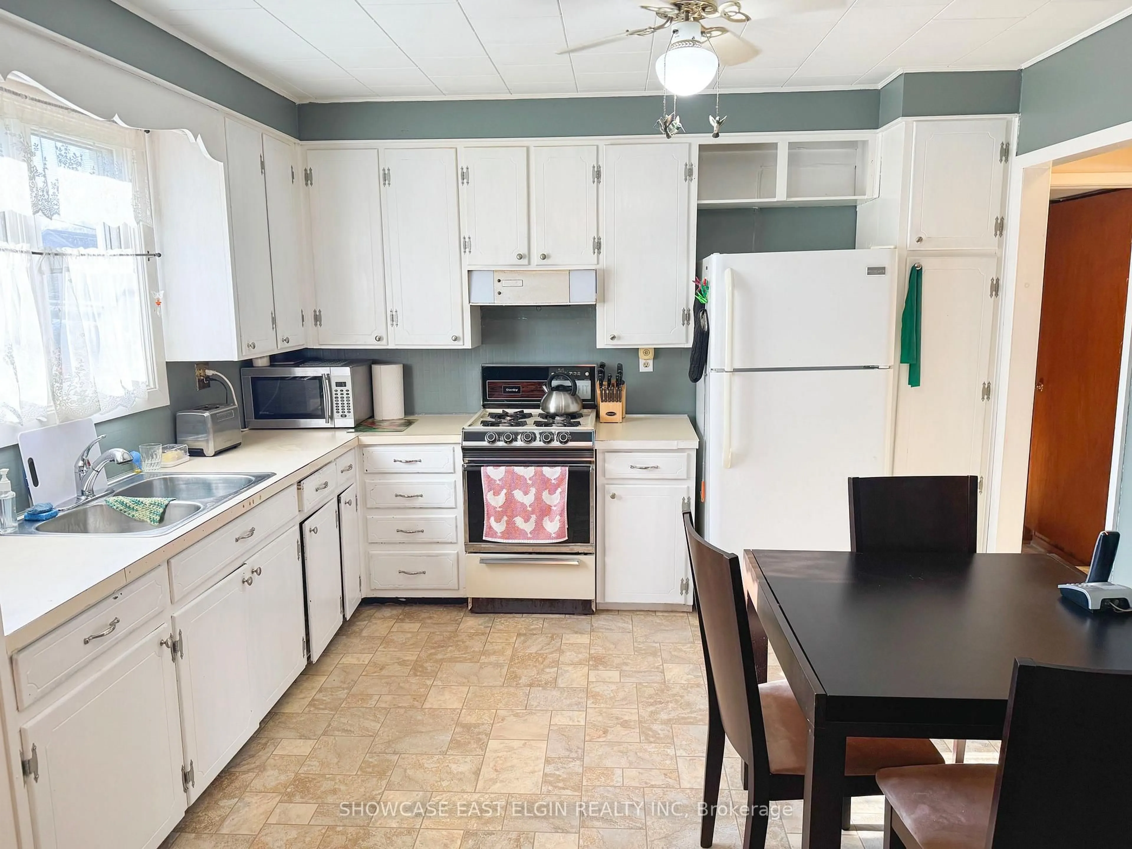 Standard kitchen, unknown for 32 Edison Dr, Bayham Ontario N0J 1Z0