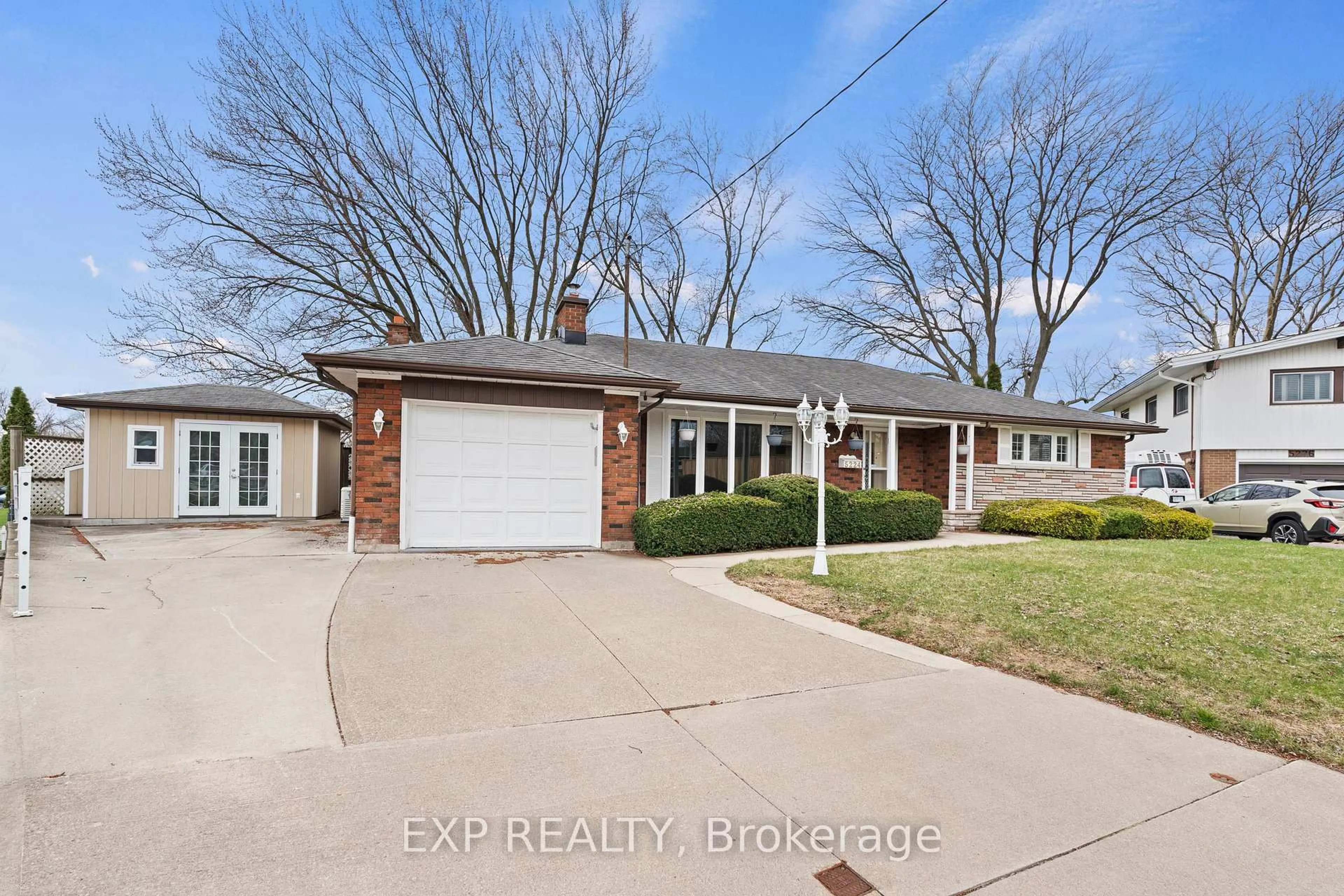 Home with brick exterior material, street for 5224 Timothy Cres, Niagara Falls Ontario L2E 5G3