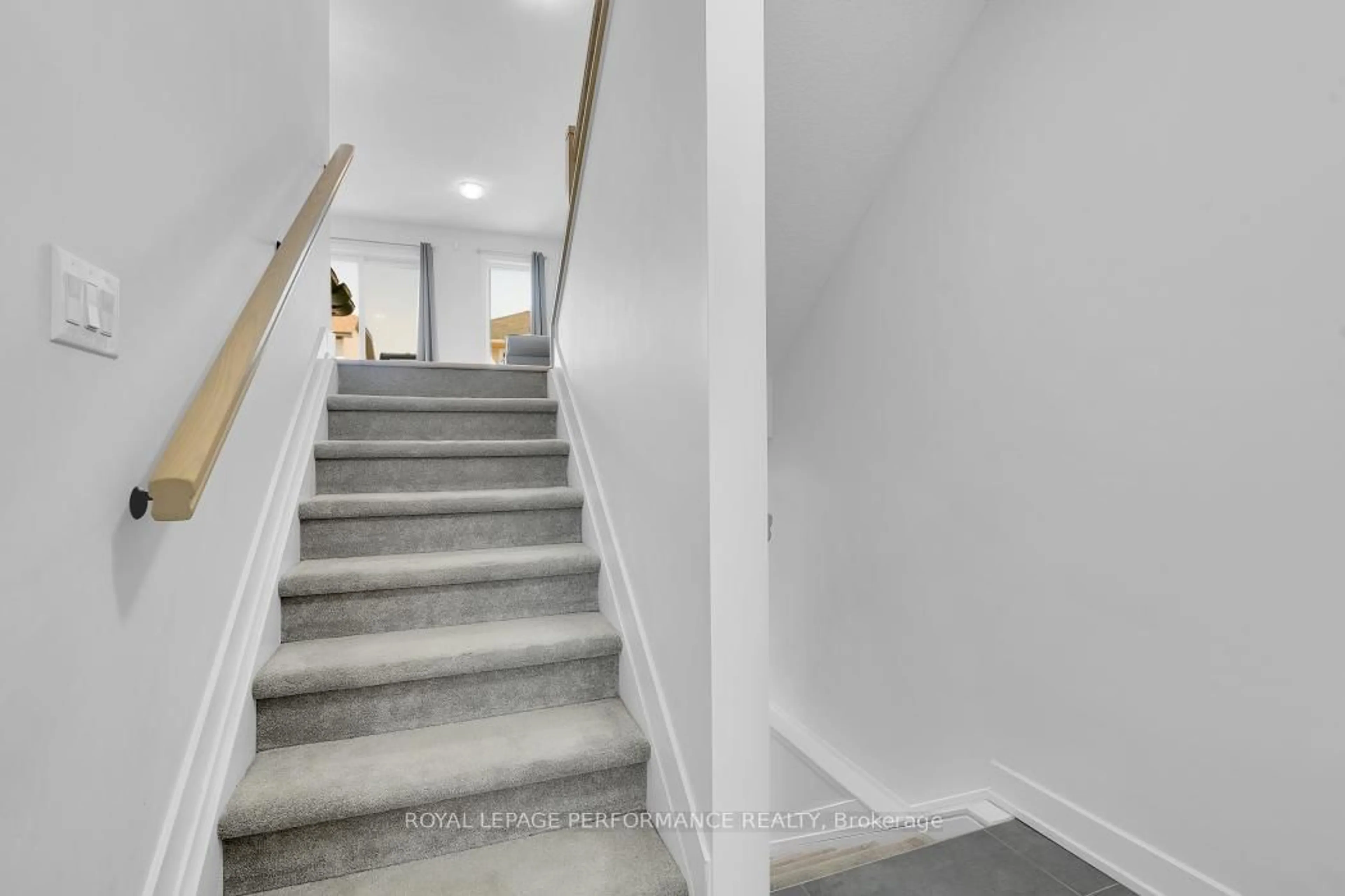 Stairs for 30 WHITCOMB Cres, Smiths Falls Ontario K7A 0C2