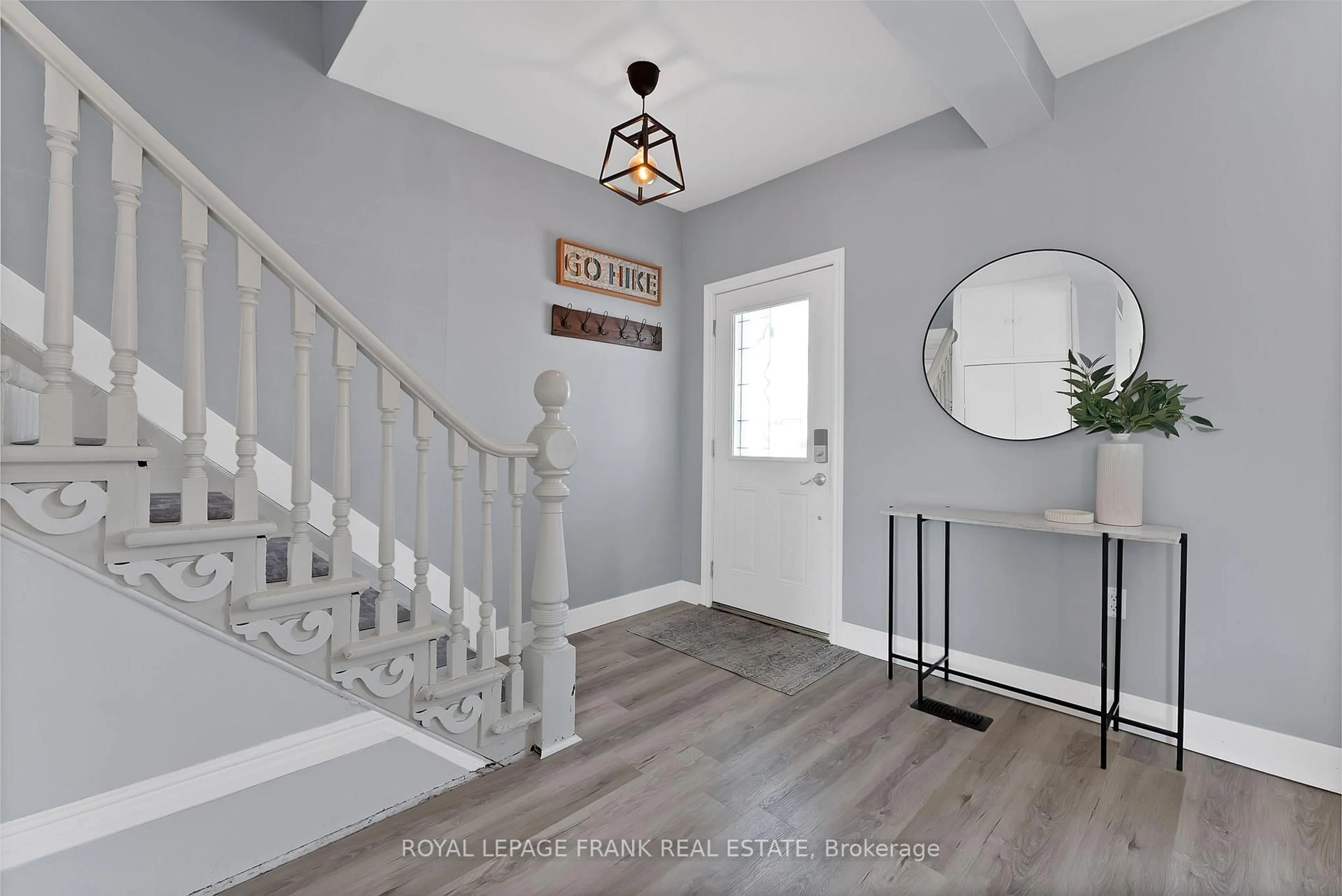 Indoor entryway for 916 Highway 7, Kawartha Lakes Ontario K0M 2M0