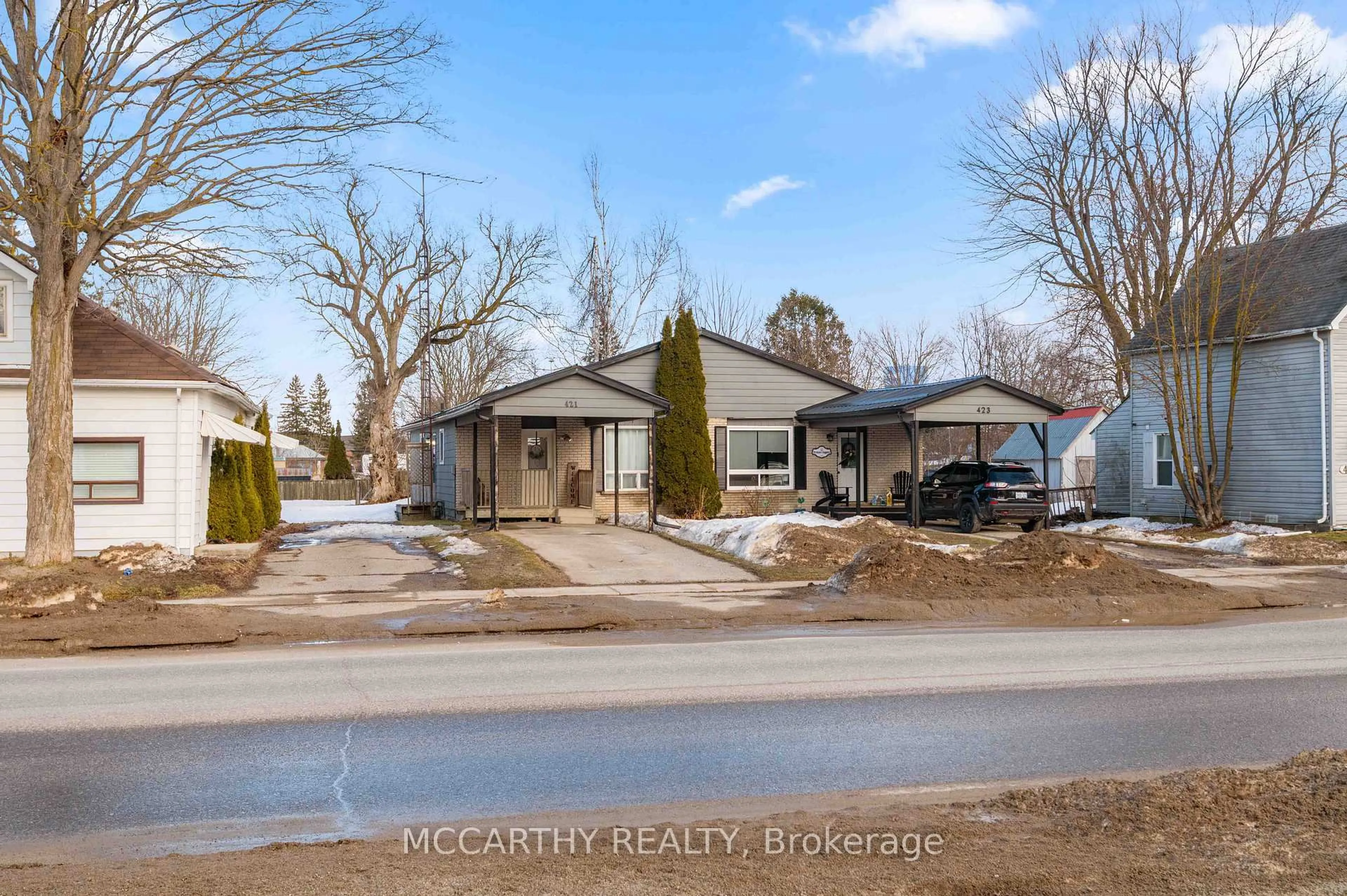 A pic from outside/outdoor area/front of a property/back of a property/a pic from drone, street for 421 Victoria St, Shelburne Ontario L9V 2Y2
