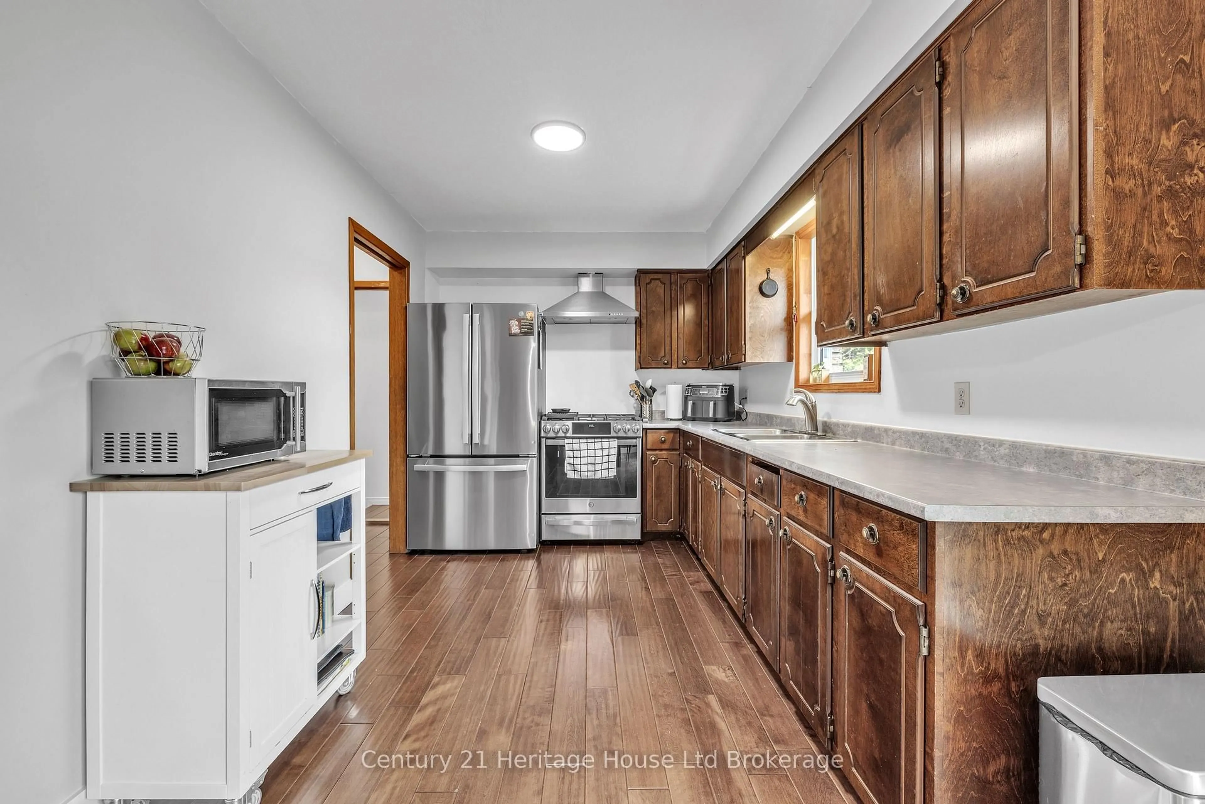 Standard kitchen, unknown for 49395 Nova Scotia Line, Malahide Ontario N5H 2R2