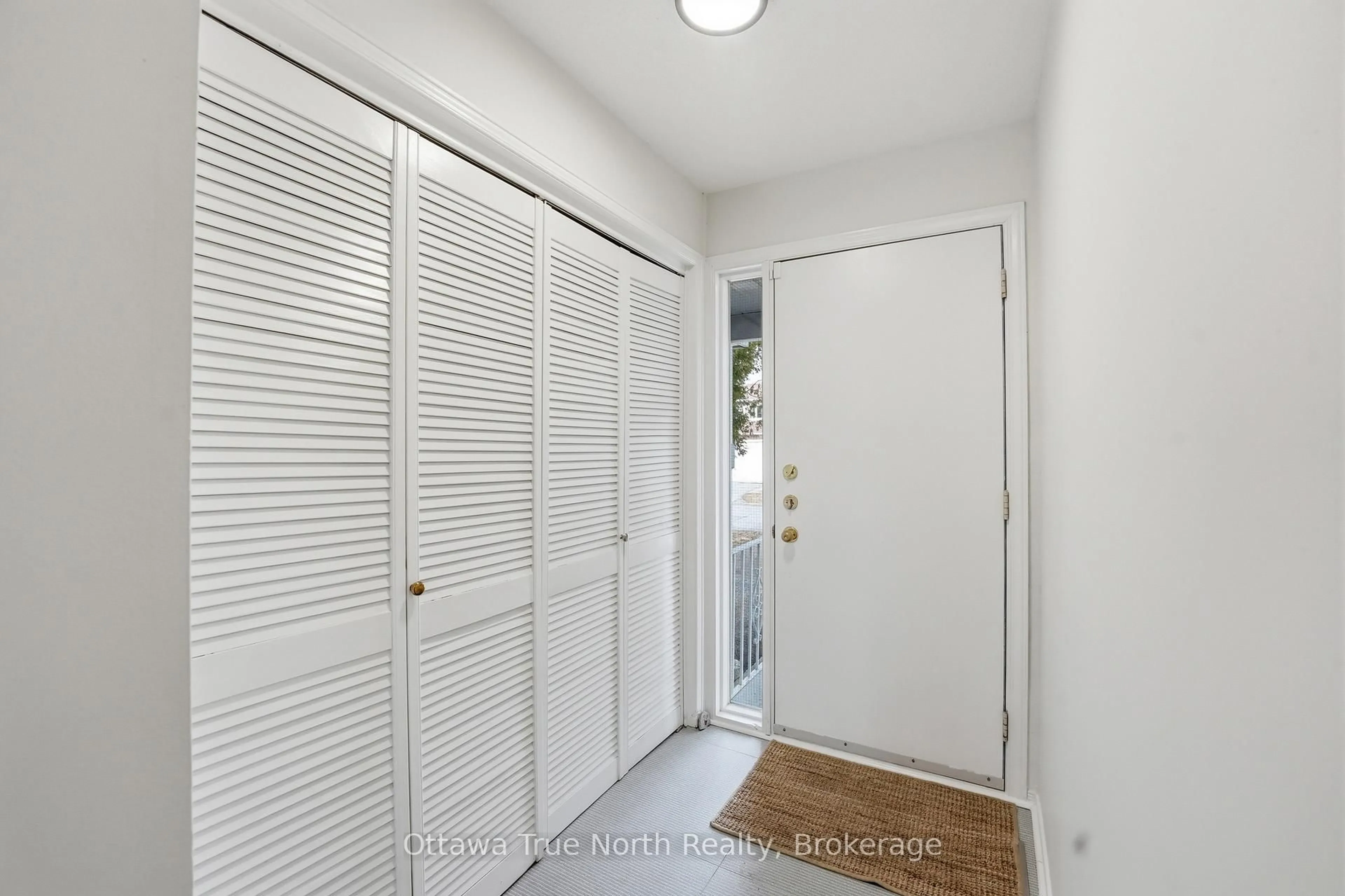 Unknown for 218 Switzer Ave, Ottawa Ontario K1Z 7H9