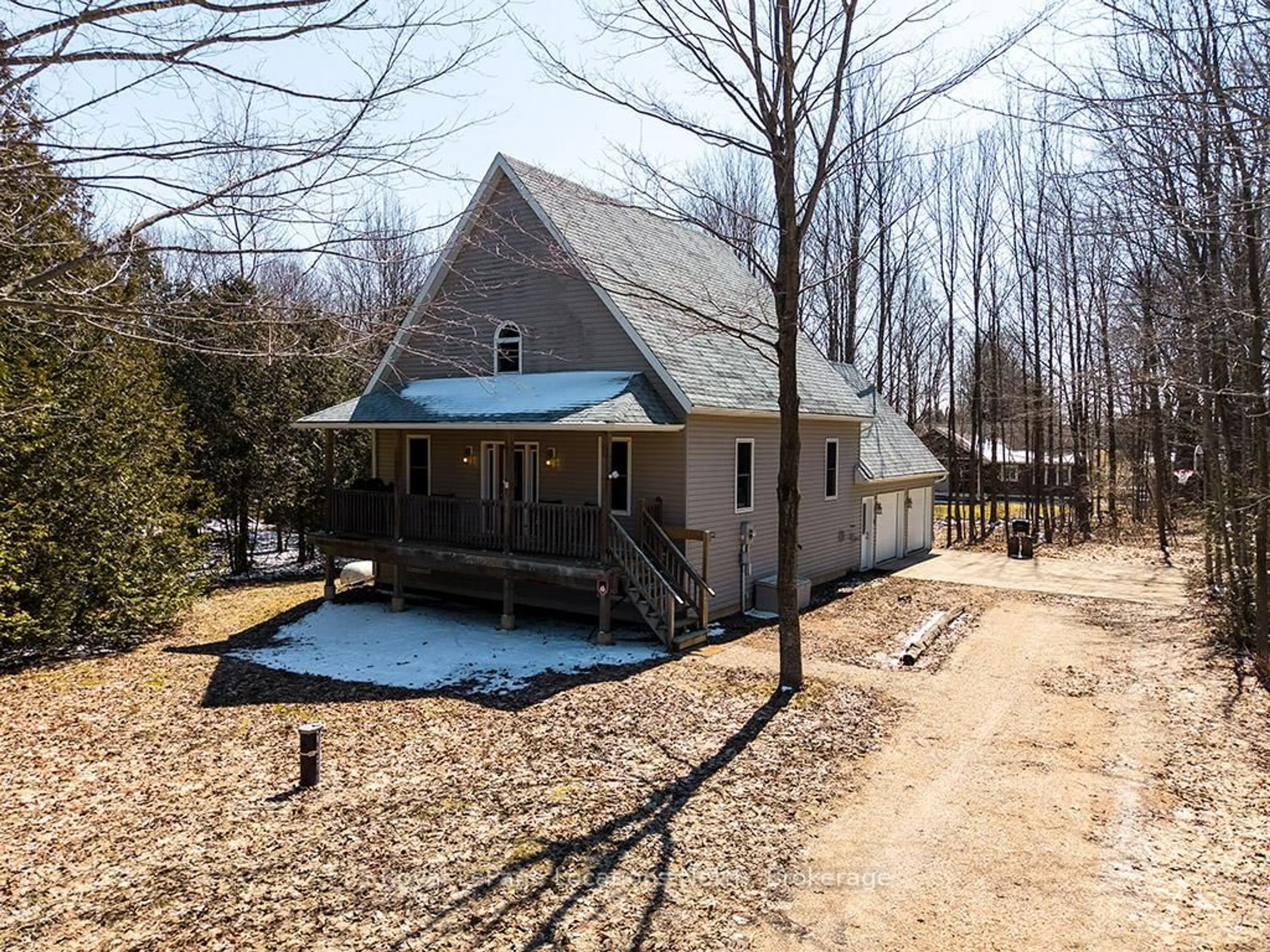A pic from outside/outdoor area/front of a property/back of a property/a pic from drone, unknown for 166 Raglan St, Grey Highlands Ontario N0C 1E0