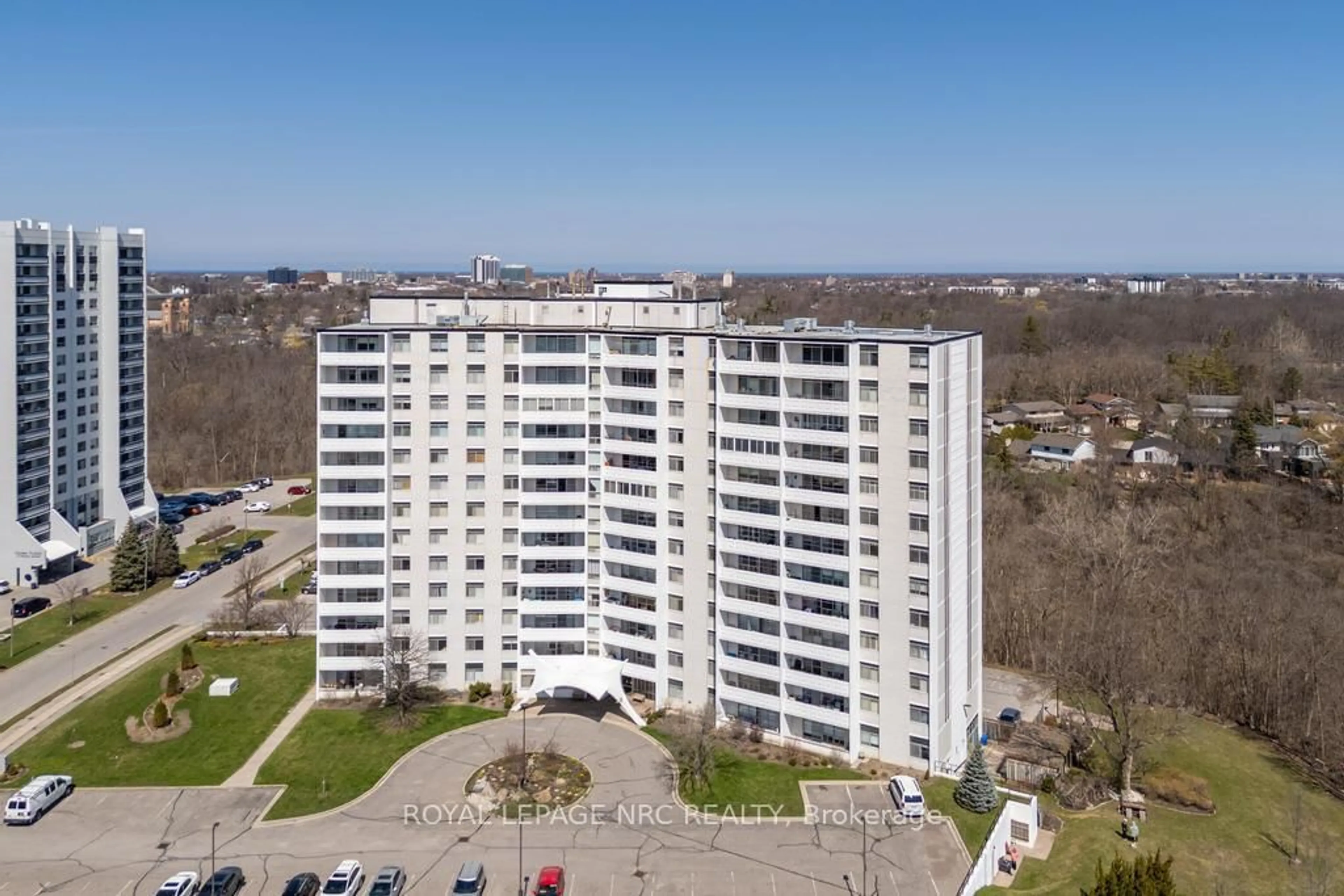 A pic from outside/outdoor area/front of a property/back of a property/a pic from drone, city buildings view from balcony for 15 Towering Hts #1205, St. Catharines Ontario L2T 3G7