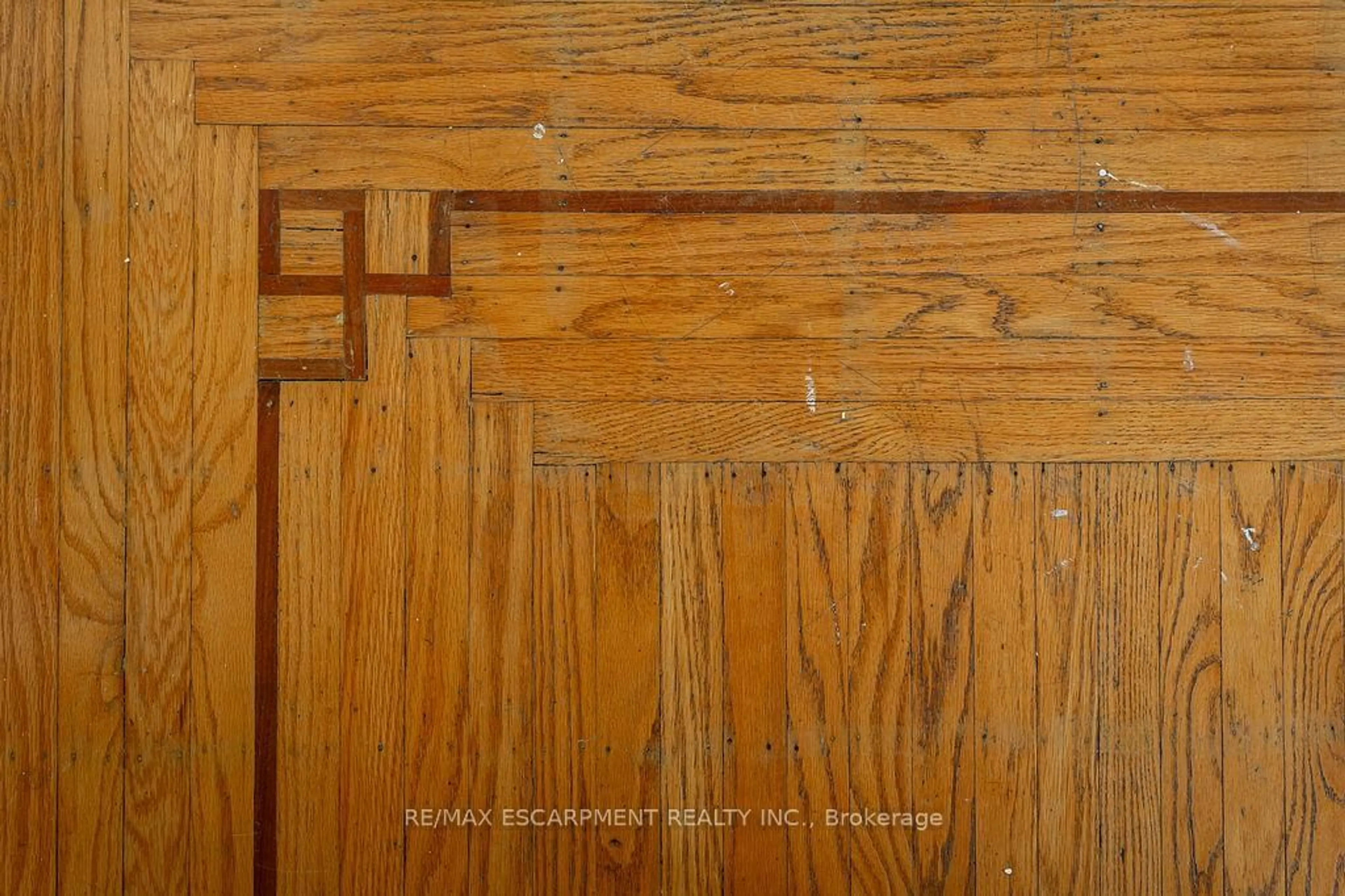 Unknown for 270 Beach Blvd, Hamilton Ontario L8H 6W1