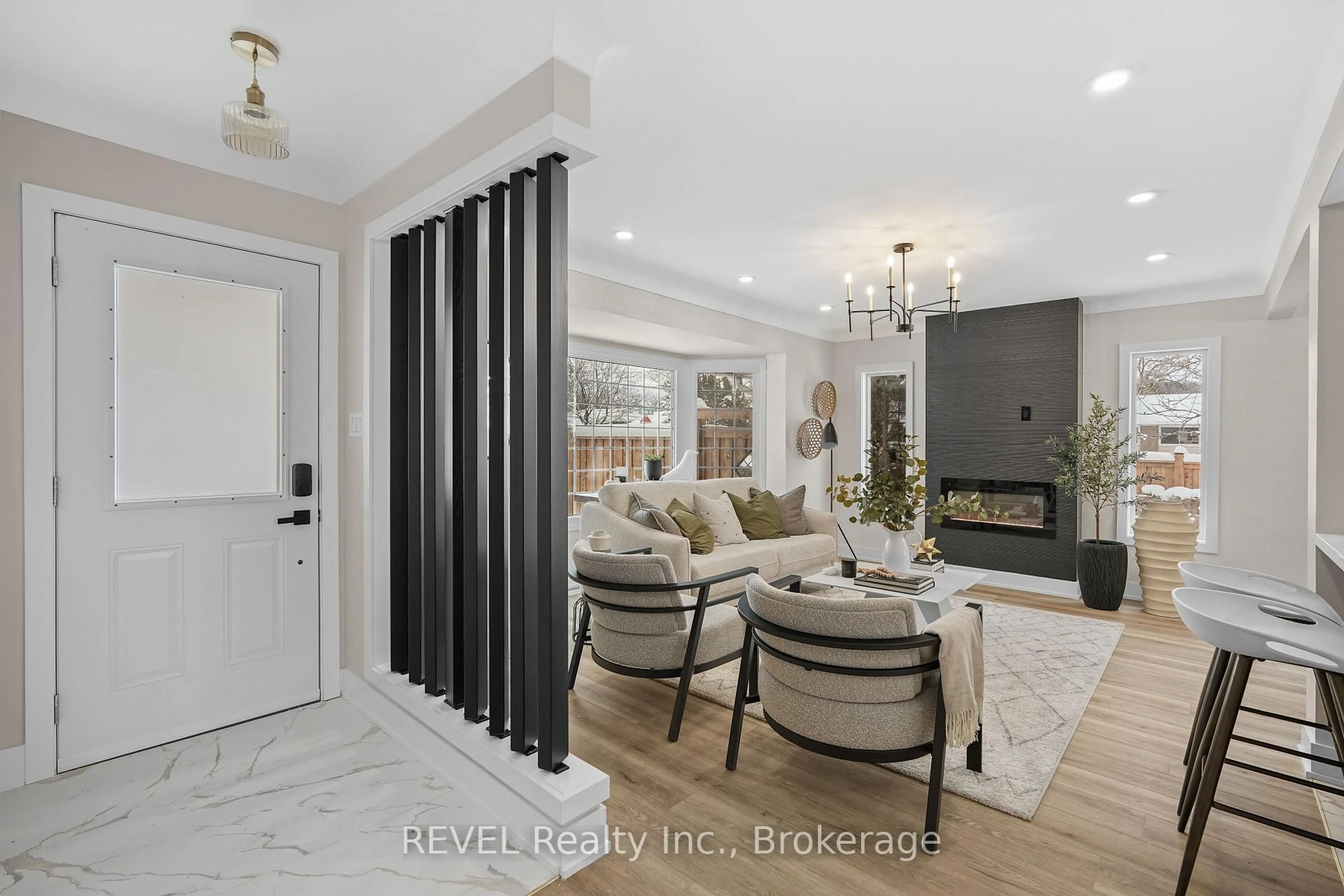 Indoor entryway for 26 CULLEN Dr, St. Catharines Ontario L2T 3H1