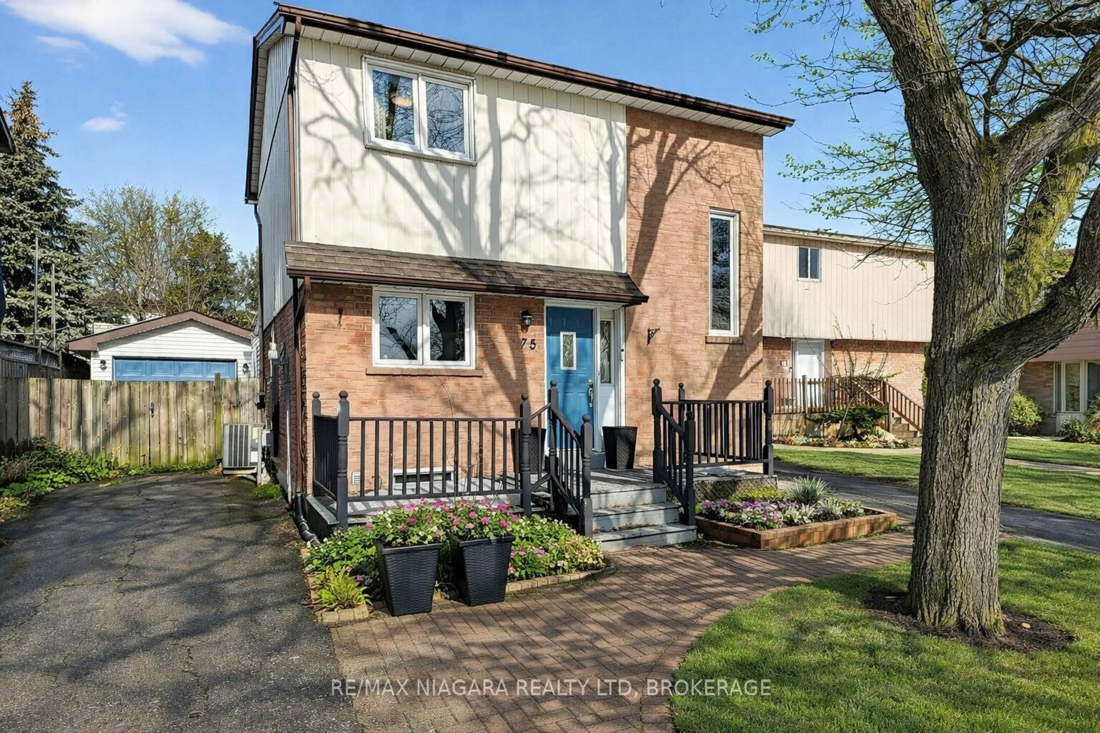 Home with brick exterior material, street for 75 Berrisfield Cres, Hamilton Ontario L8T 4X1