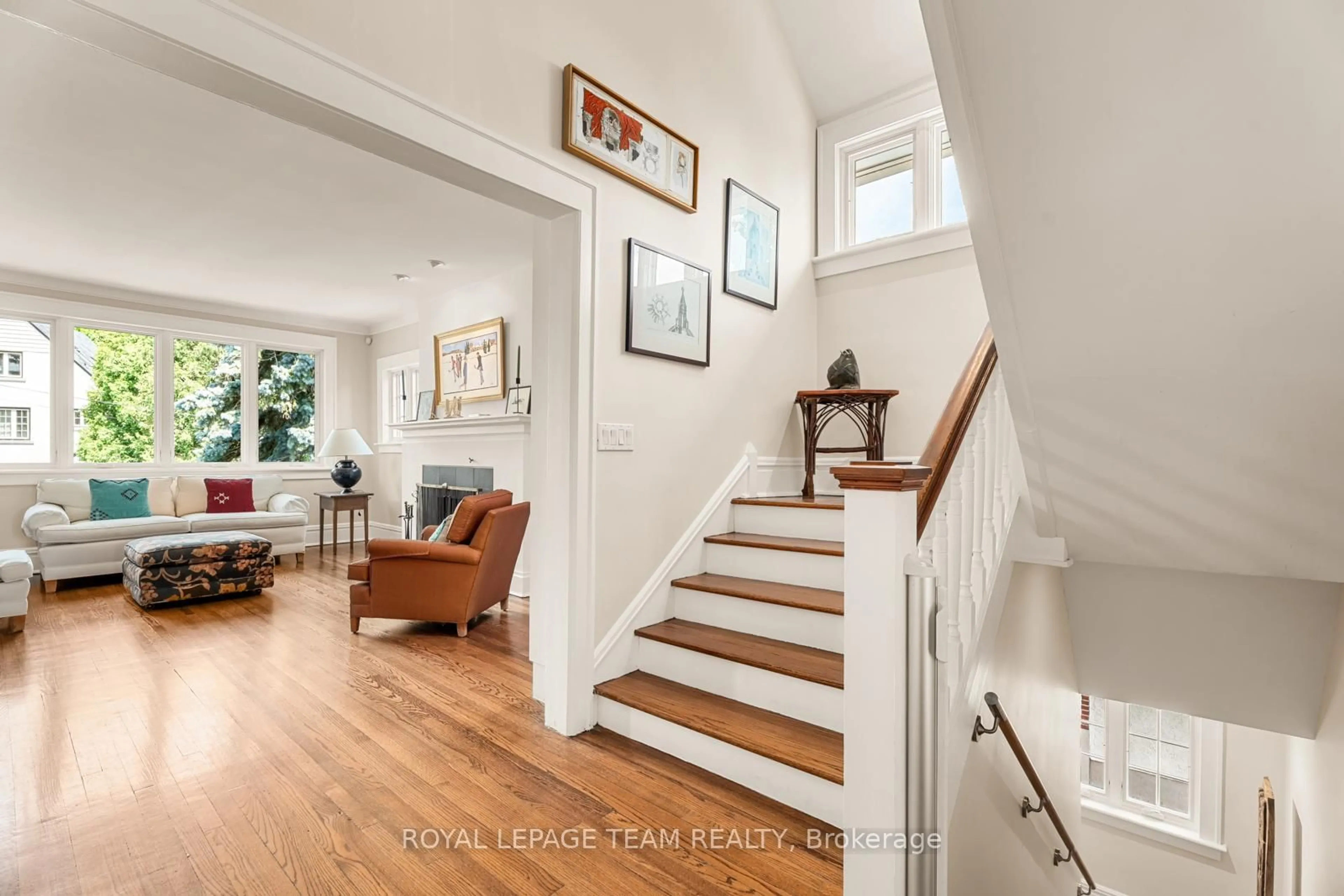 Stairs for 228 Rideau Terr, Ottawa Ontario K1M 0Z2