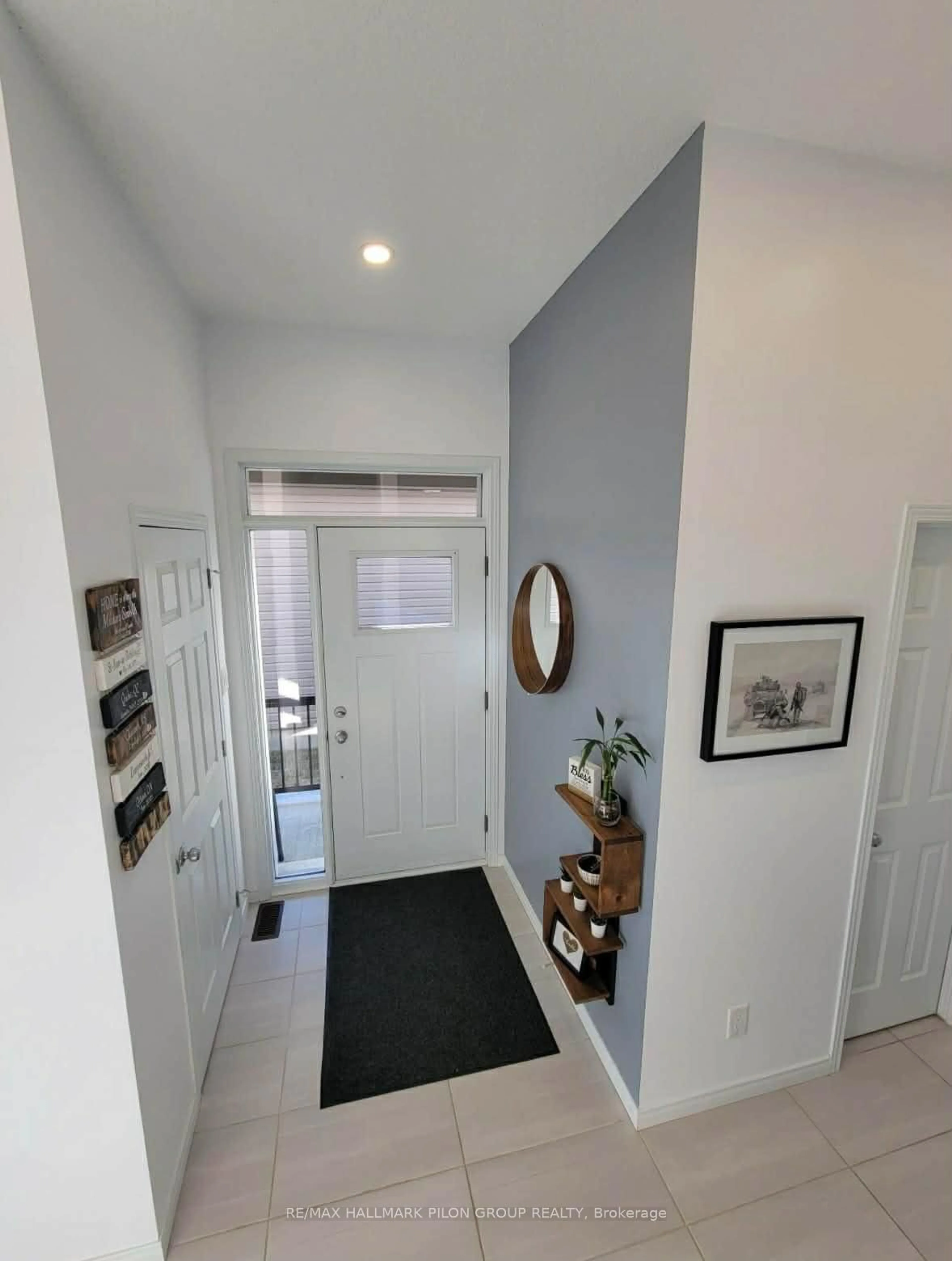 Indoor entryway for 38 Riddell St, Carleton Place Ontario K7C 0J4