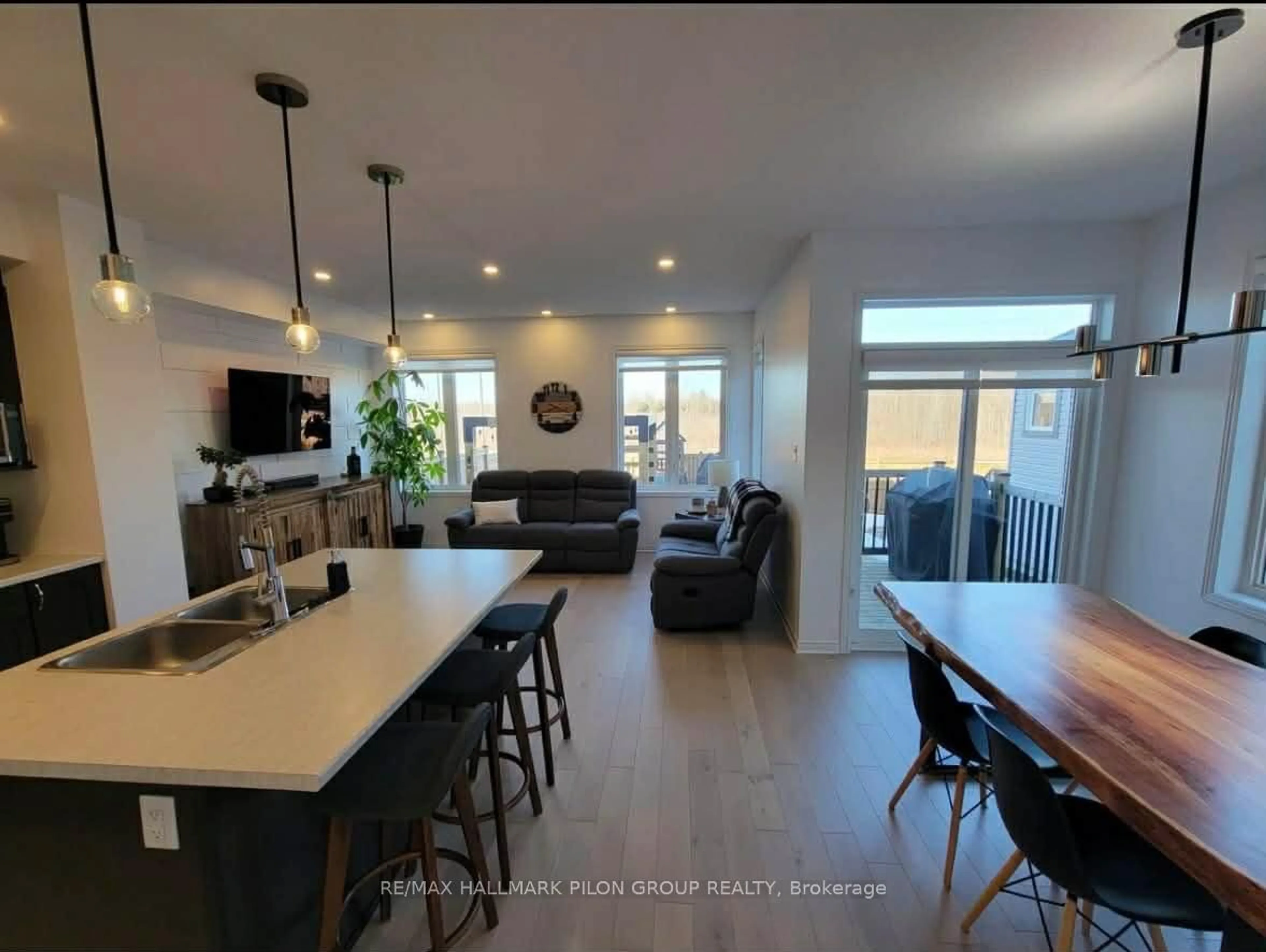 Open concept kitchen, unknown for 38 Riddell St, Carleton Place Ontario K7C 0J4