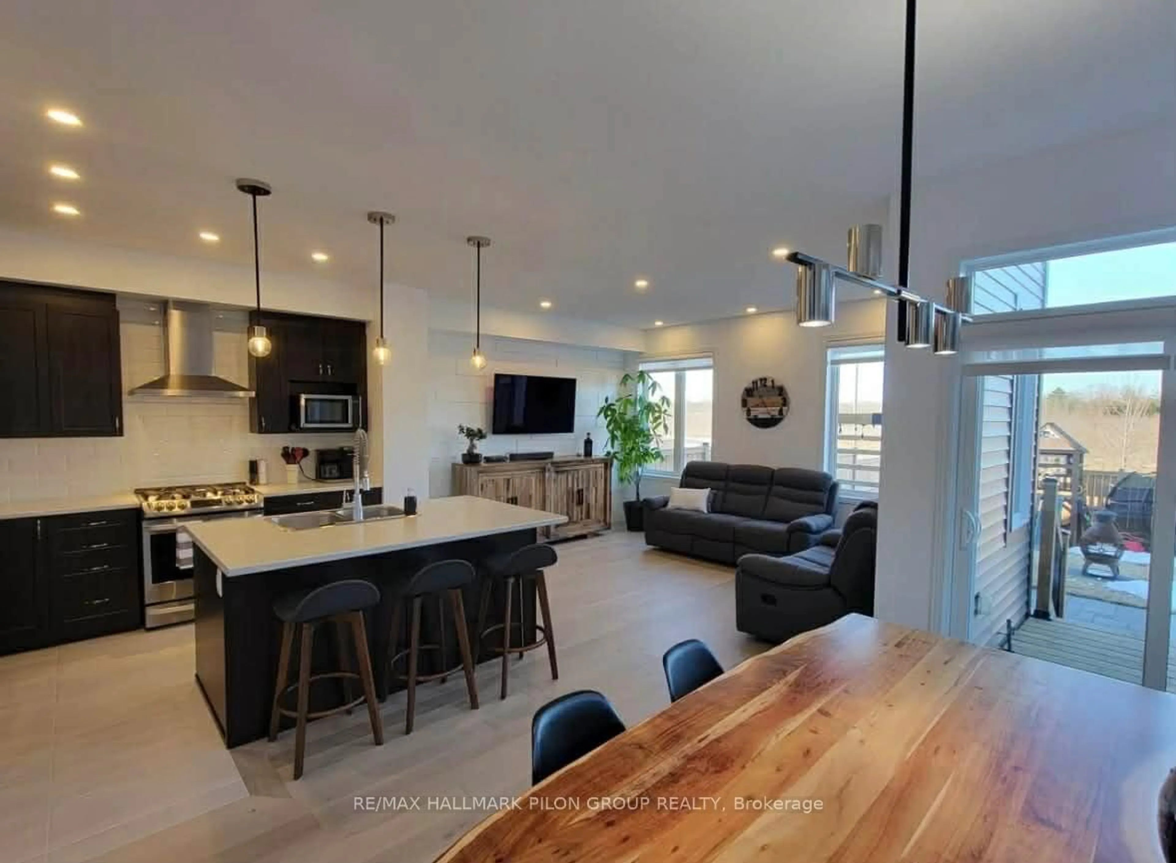 Open concept kitchen, unknown for 38 Riddell St, Carleton Place Ontario K7C 0J4