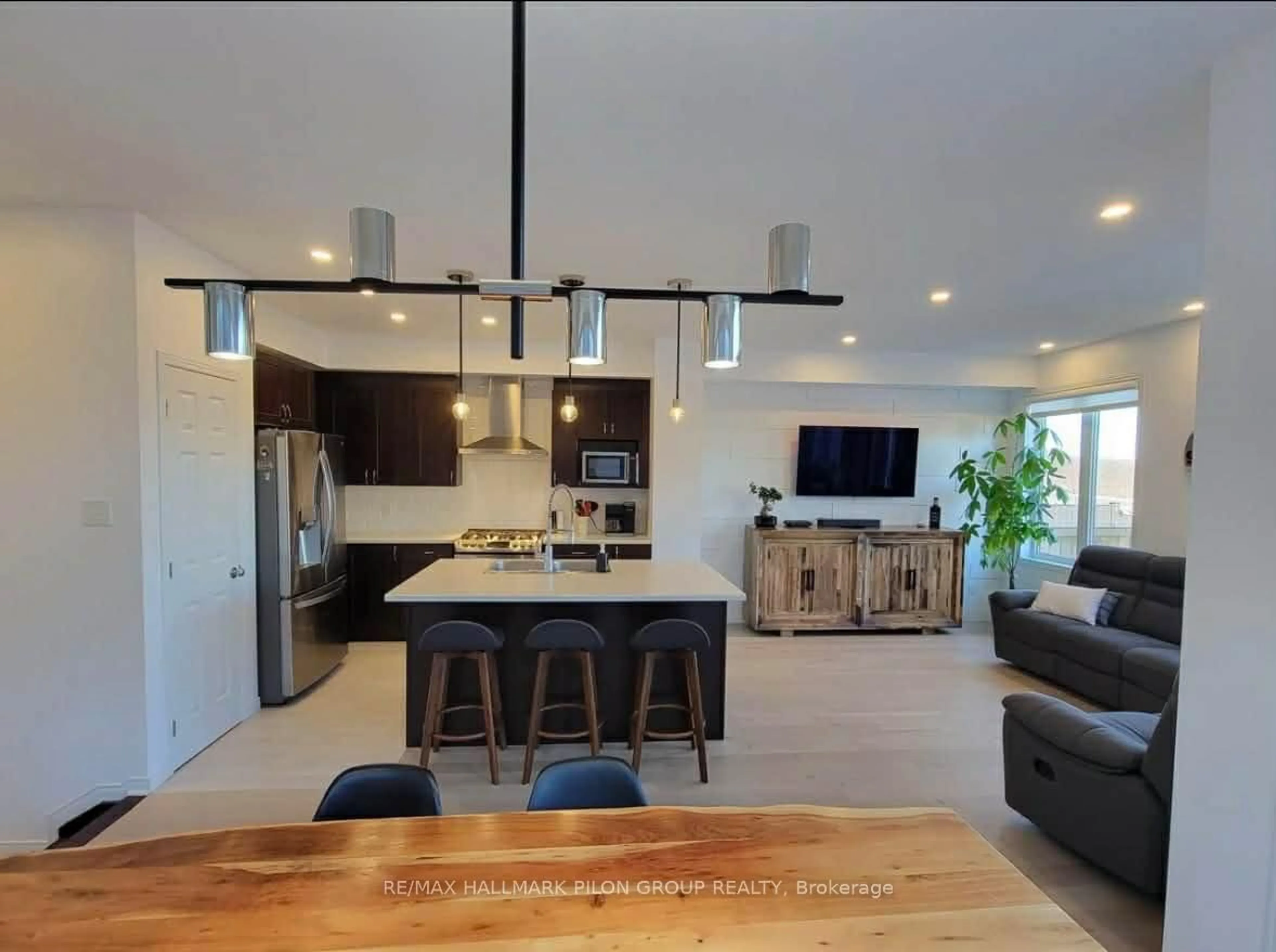 Open concept kitchen, unknown for 38 Riddell St, Carleton Place Ontario K7C 0J4