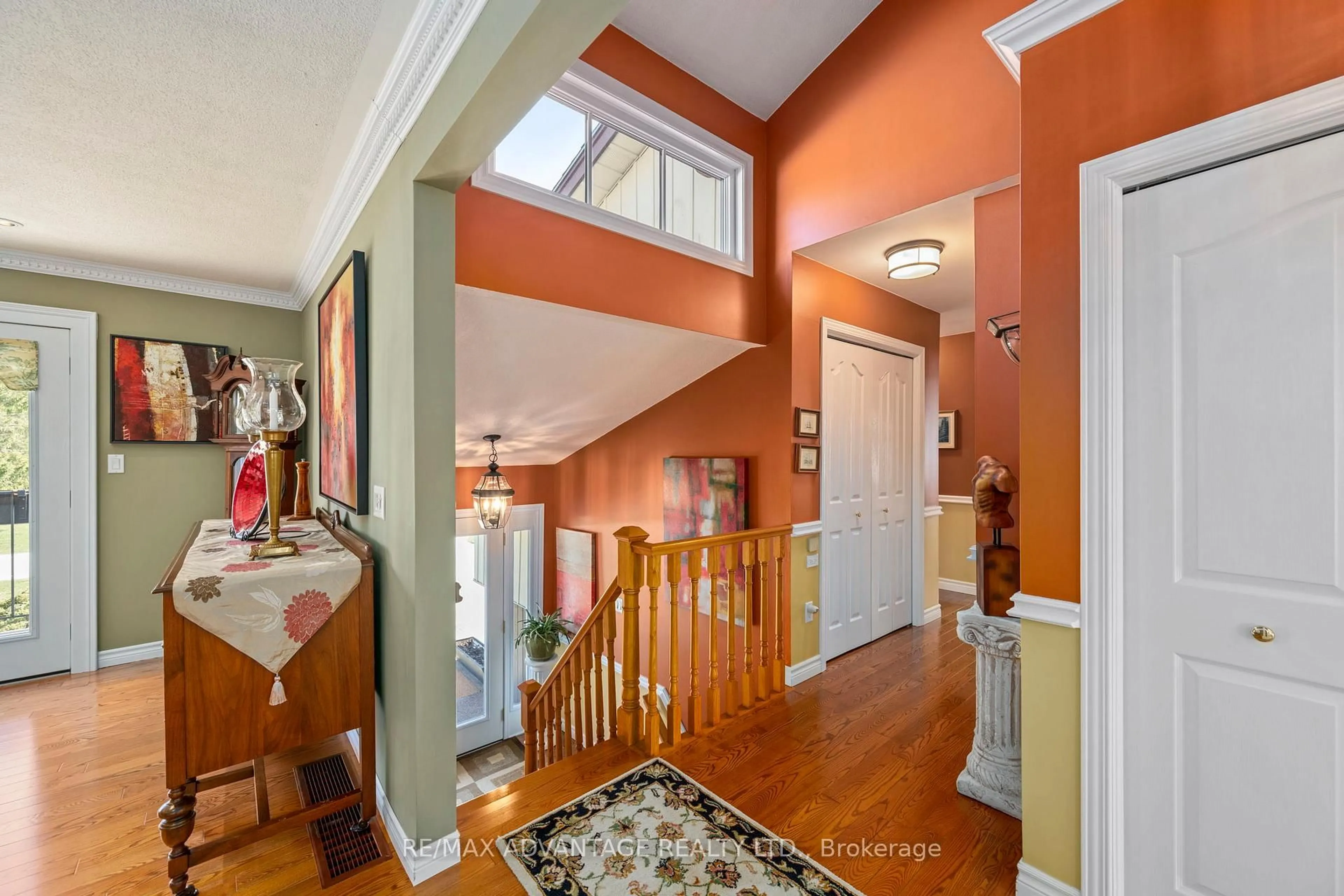 Indoor entryway for 7 Mckay St, Middlesex Centre Ontario N0M 2A0